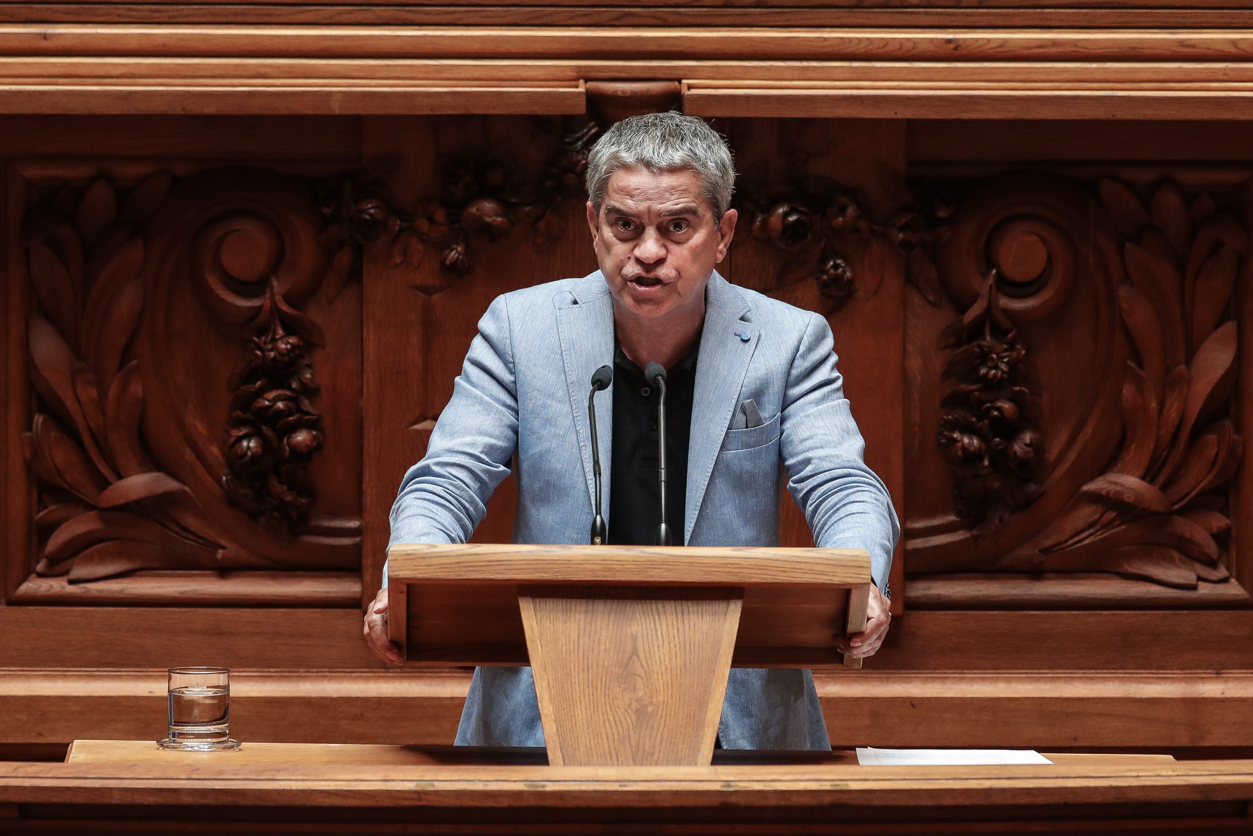 OE2021: PEV abstém-se na generalidade e mantém voto em aberto para final global