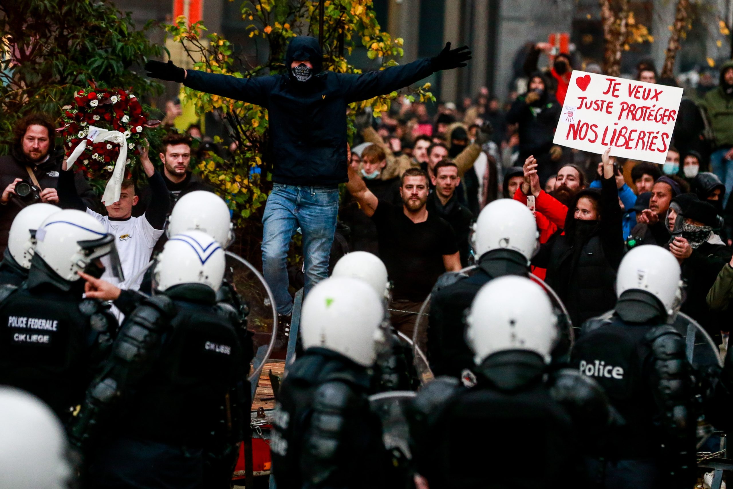 Incidentes durante protesto em Bruxelas levam a 44 detenções