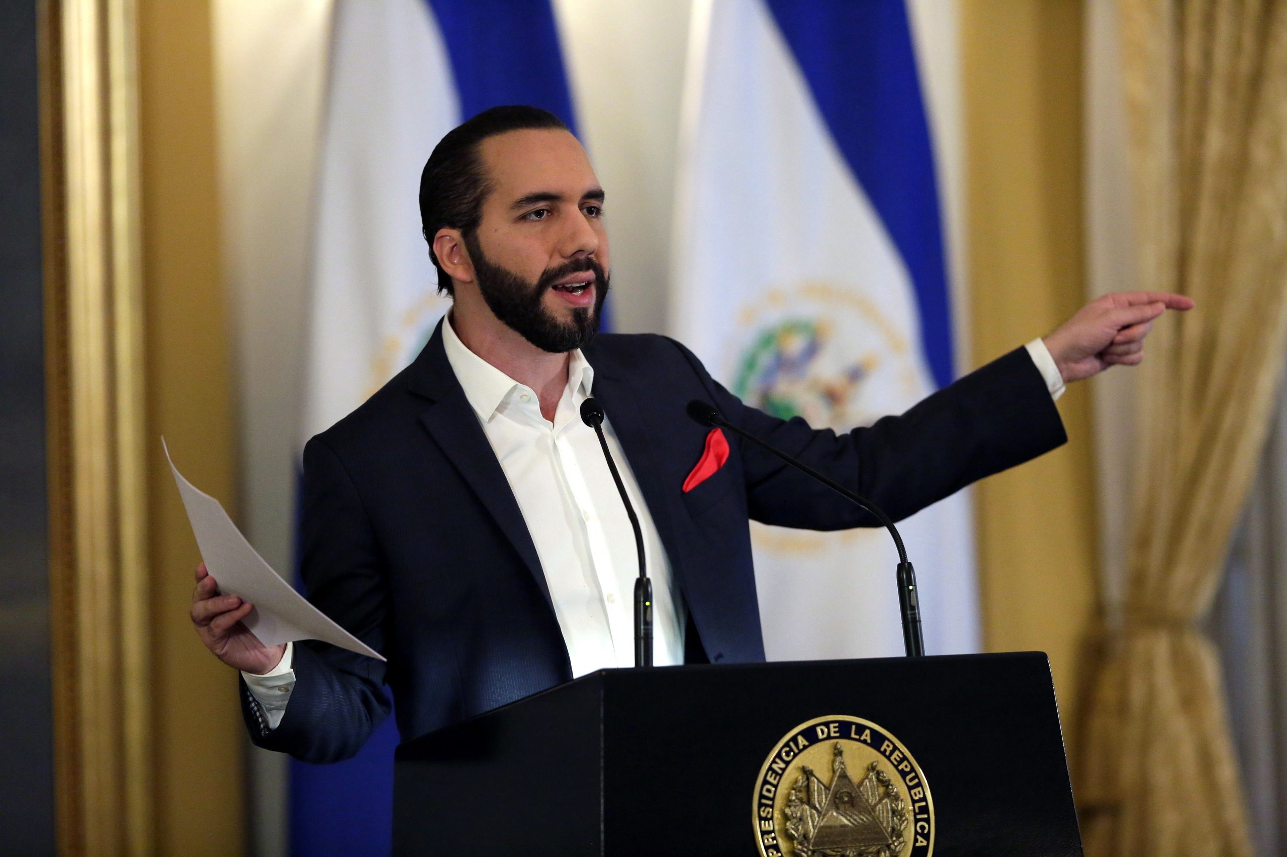 Presidente de El Salvador expulsa corpo diplomático da Venezuela