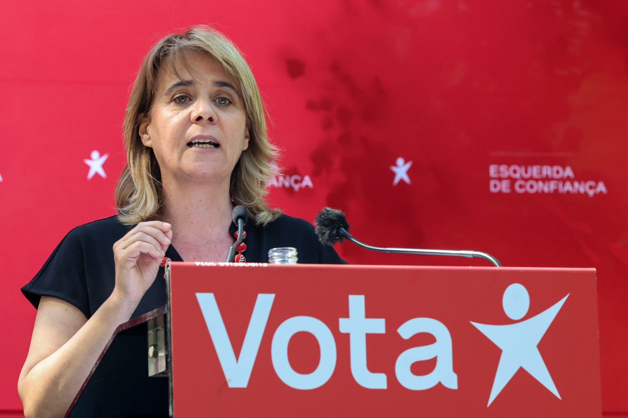 BE desafia Costa a dizer se mantém elogios a von der Leyen