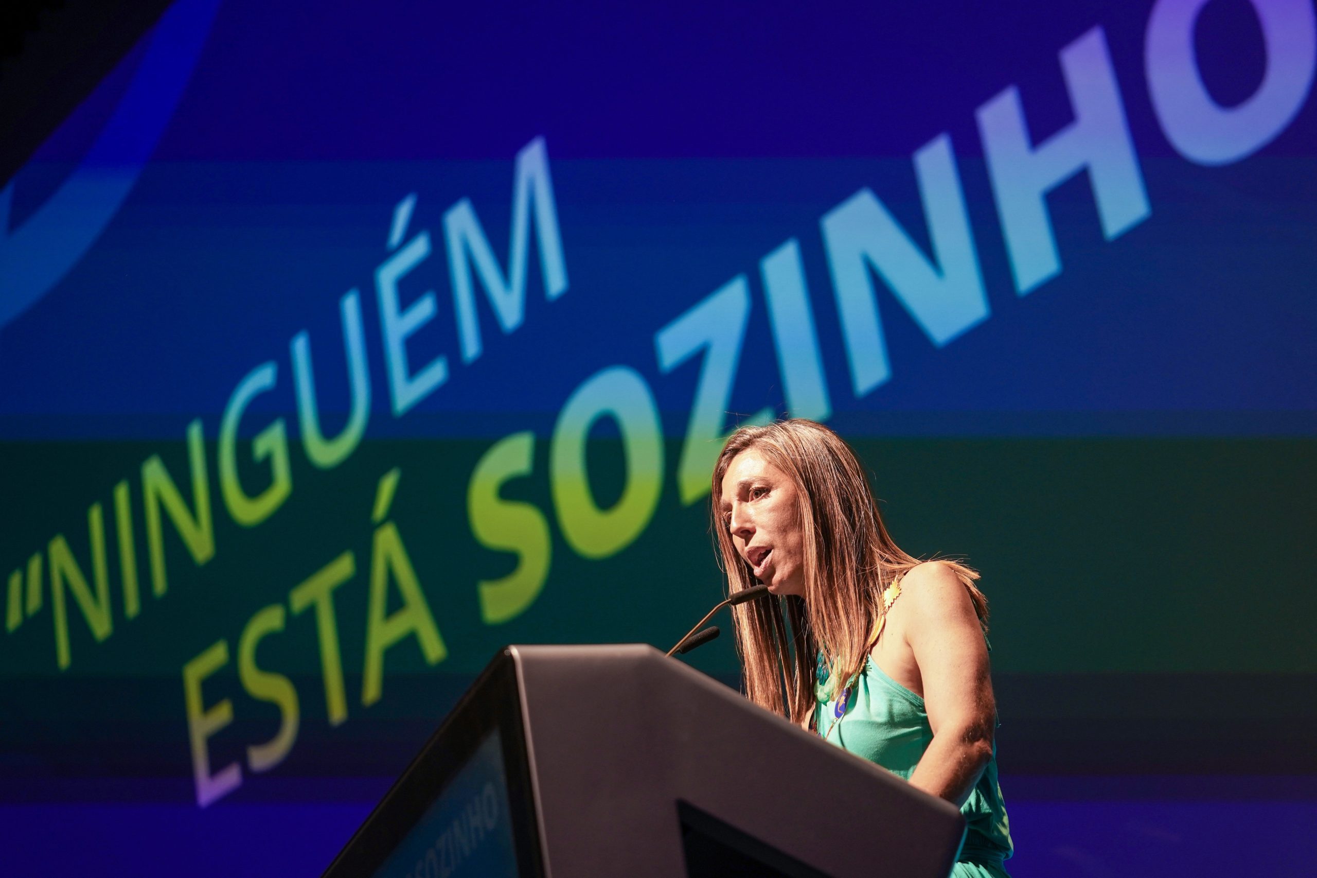 Tribunal condena ex-bastonária dos Enfermeiros por injúria e desobediência