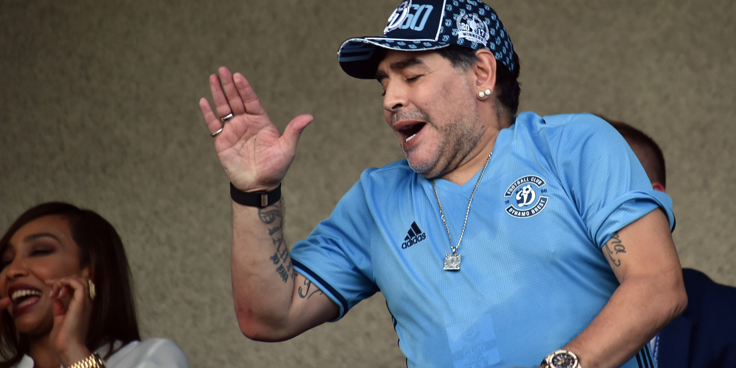 Médico defende-se de acusações e diz que “amava” Maradona