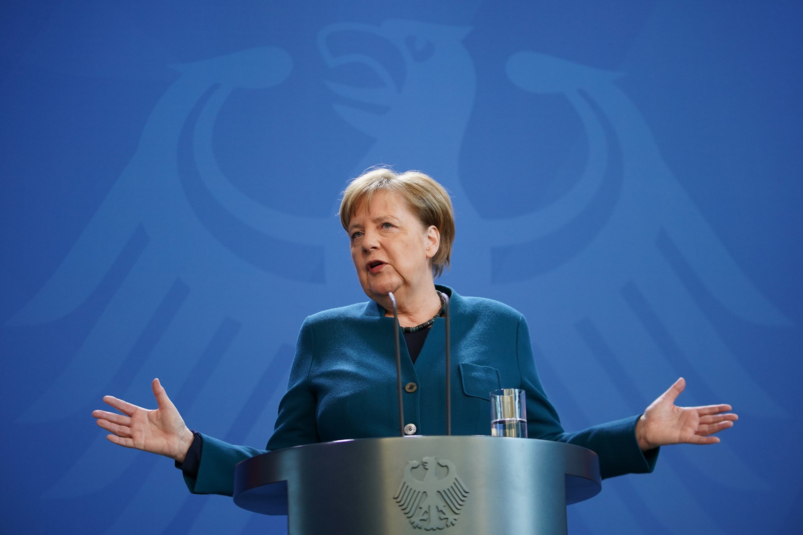 Covid-19: Primeiro teste a Angela Merkel deu negativo