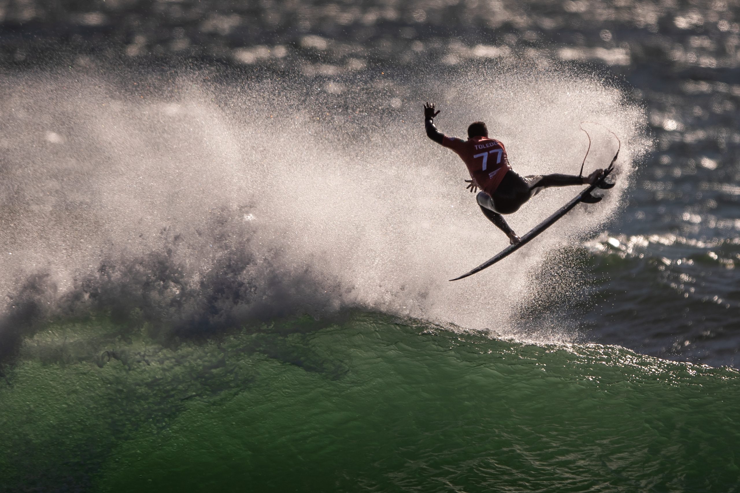 Surf: Oito títulos históricos e uma estreia. Gilmore e Toledo sagram-se campeões mundiais de surf