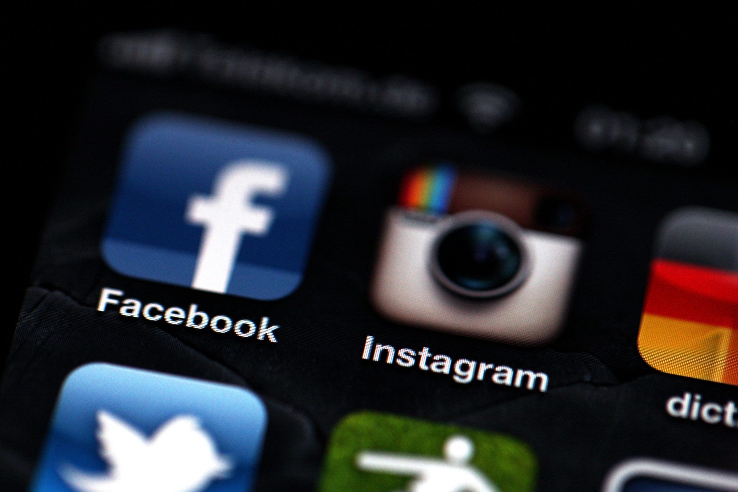 EUA acusam Meta de prejudicar a saúde dos jovens através do Instagram e Facebook