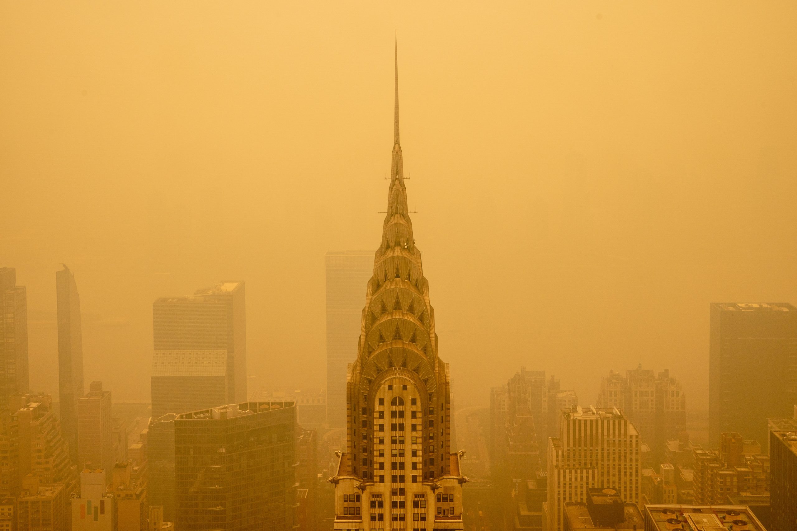 Entre quarta e sexta-feira não se viu o azul do céu. De Washington a Nova Iorque, foram dias de neblina laranja