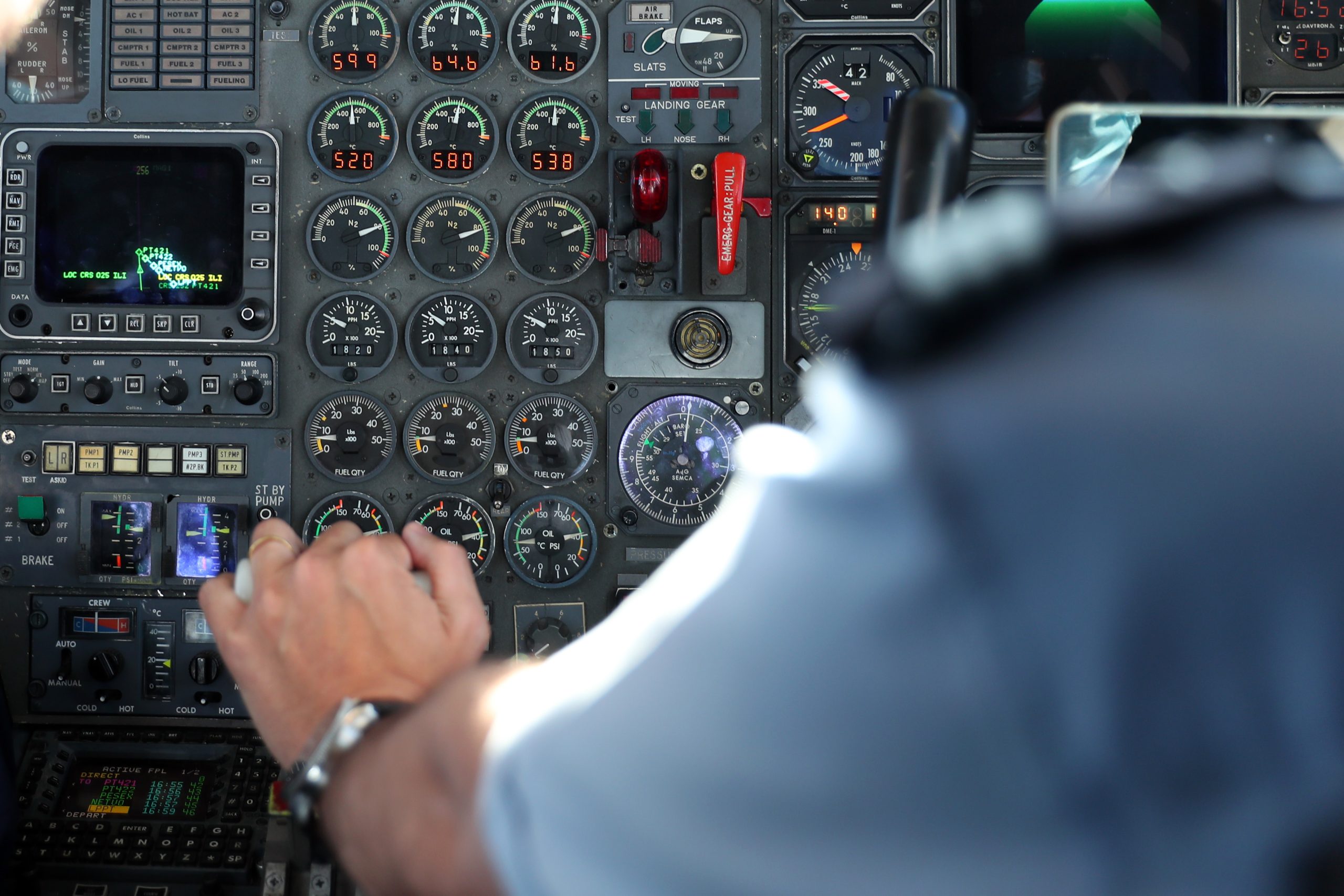 Pouco conhecidos, mas, imprescindíveis. Hoje é dia do Técnico de Manutenção de Aeronaves e estes querem que se saiba o que fazem