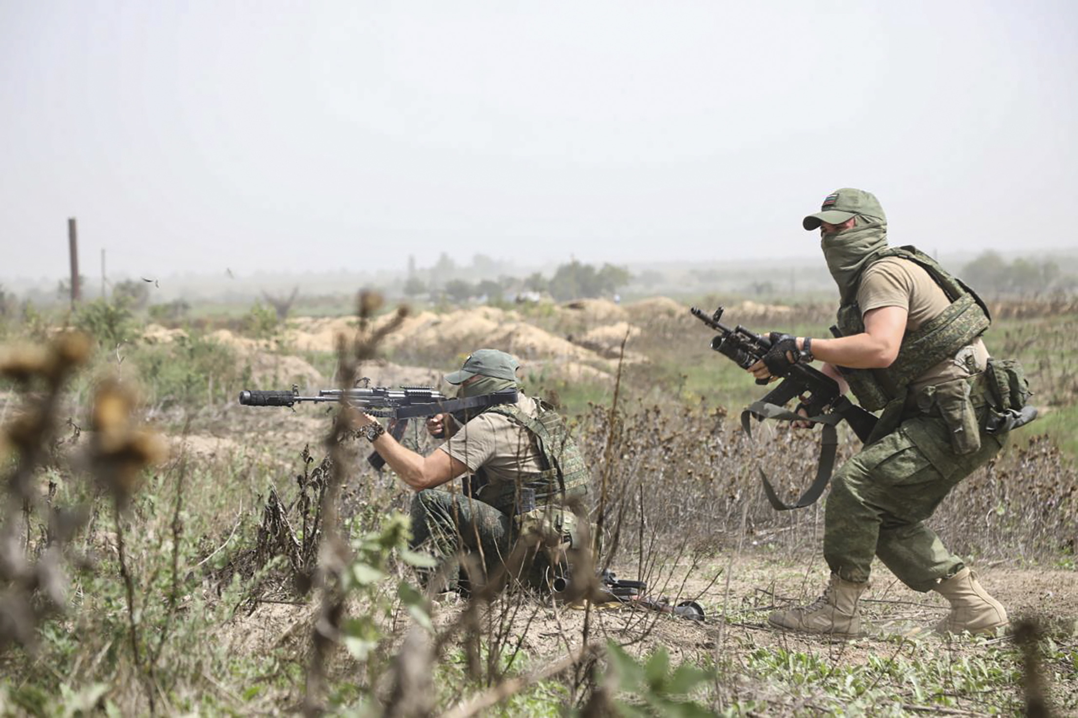 Militares russos ocupam à força casas de civis ucranianos em Kherson