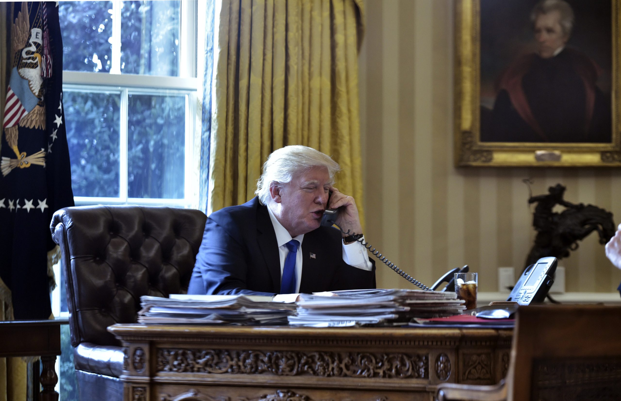 Wikileaks oferece 100 mil dólares por eventuais gravações de conversas entre Trump e Comey