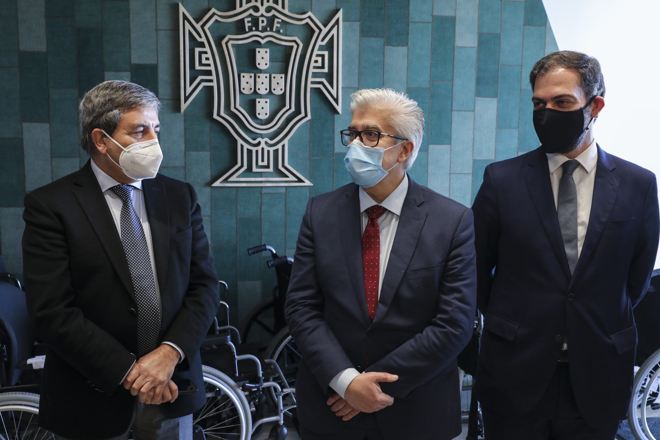 Covid-19: Secretário de Estado diz que erros “pontuais” do processo de vacinação não devem distrair os portugueses