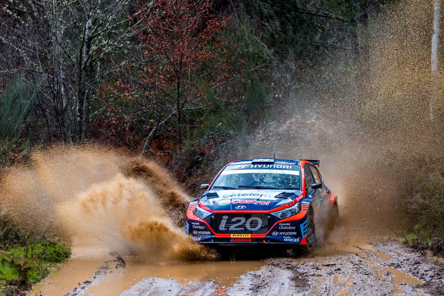 Kris Meeke lidera rali Serras de Fafe após primeiro dia de prova