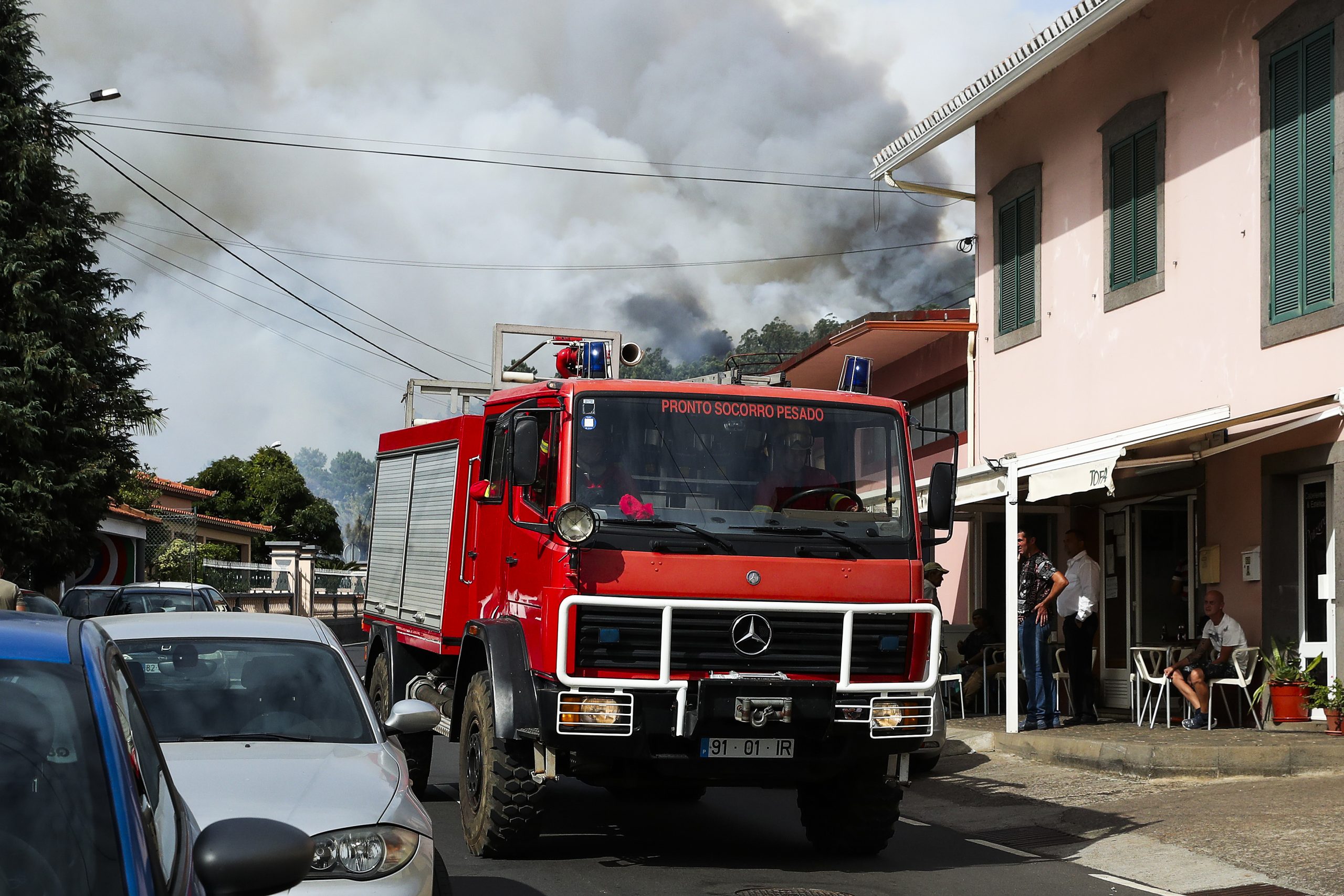 Incêndios: MAI promete ouvir bombeiros e garante meios de combate