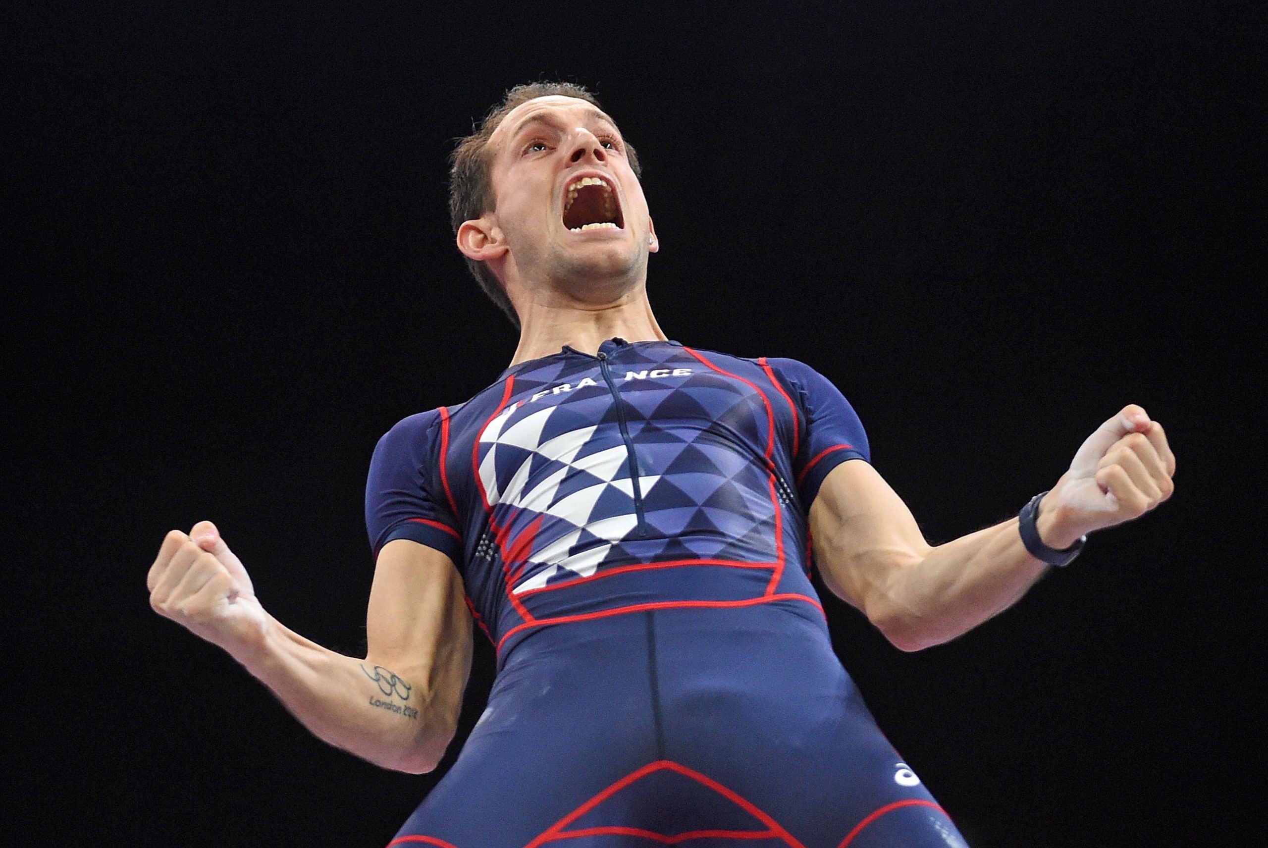 Mundiais de Atletismo: Lavillenie soma terceiro título e Polónia bate recorde dos 4×400
