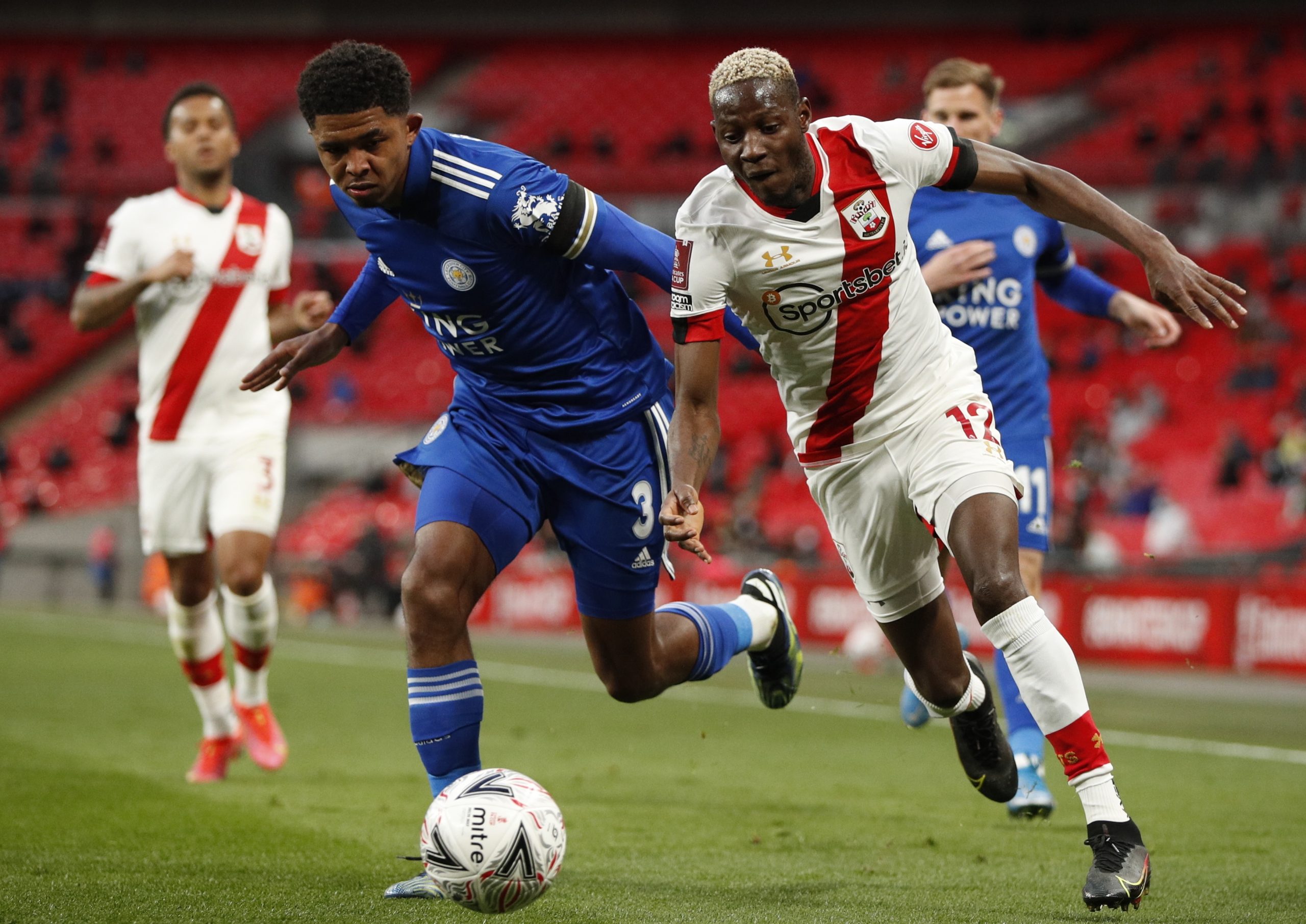 Leicester bate Southampton e defronta o Chelsea na final da Taça de Inglaterra