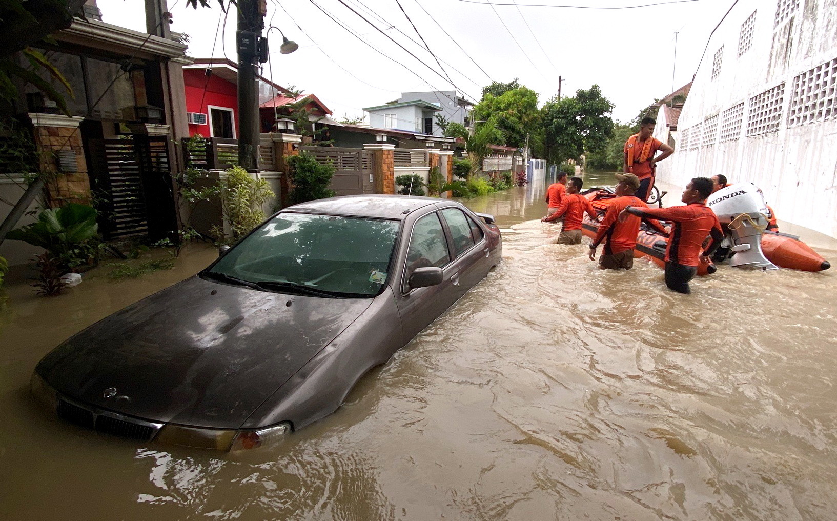 Número de mortos pelas tempestade Nalgae nas Filipinas sobe para 155