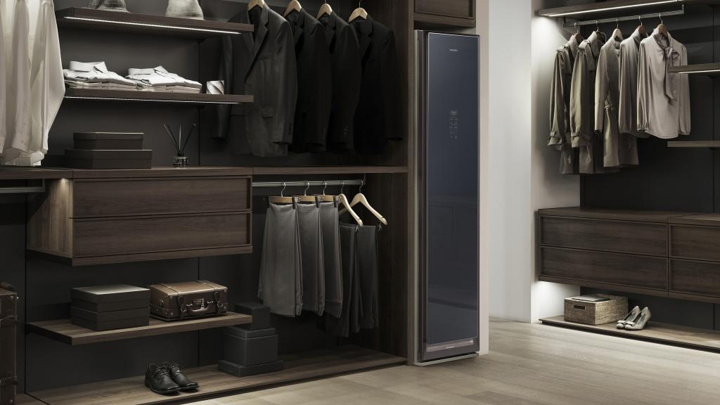 AirDresser. E se tivesse um armário que limpa e passa a roupa por si?
