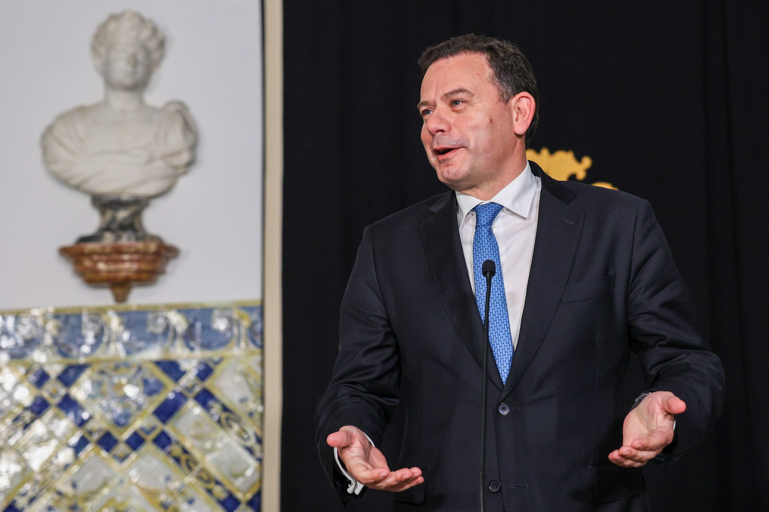 Montenegro não é o primeiro a governar sem maioria. Os sucessos e os fracassos dos que lhe antecederam