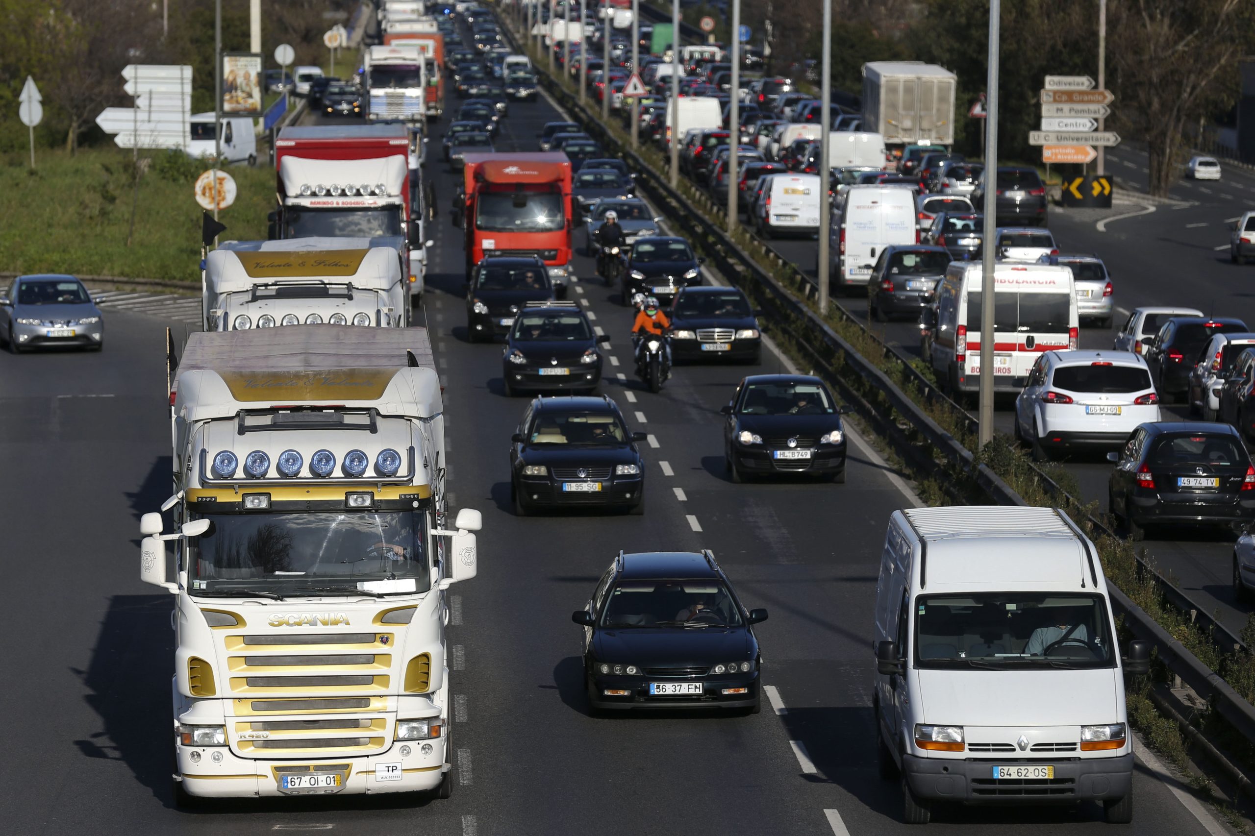Transporte de mercadorias: Governo assina acordo com ANTRAM com medidas imediatas para o setor
