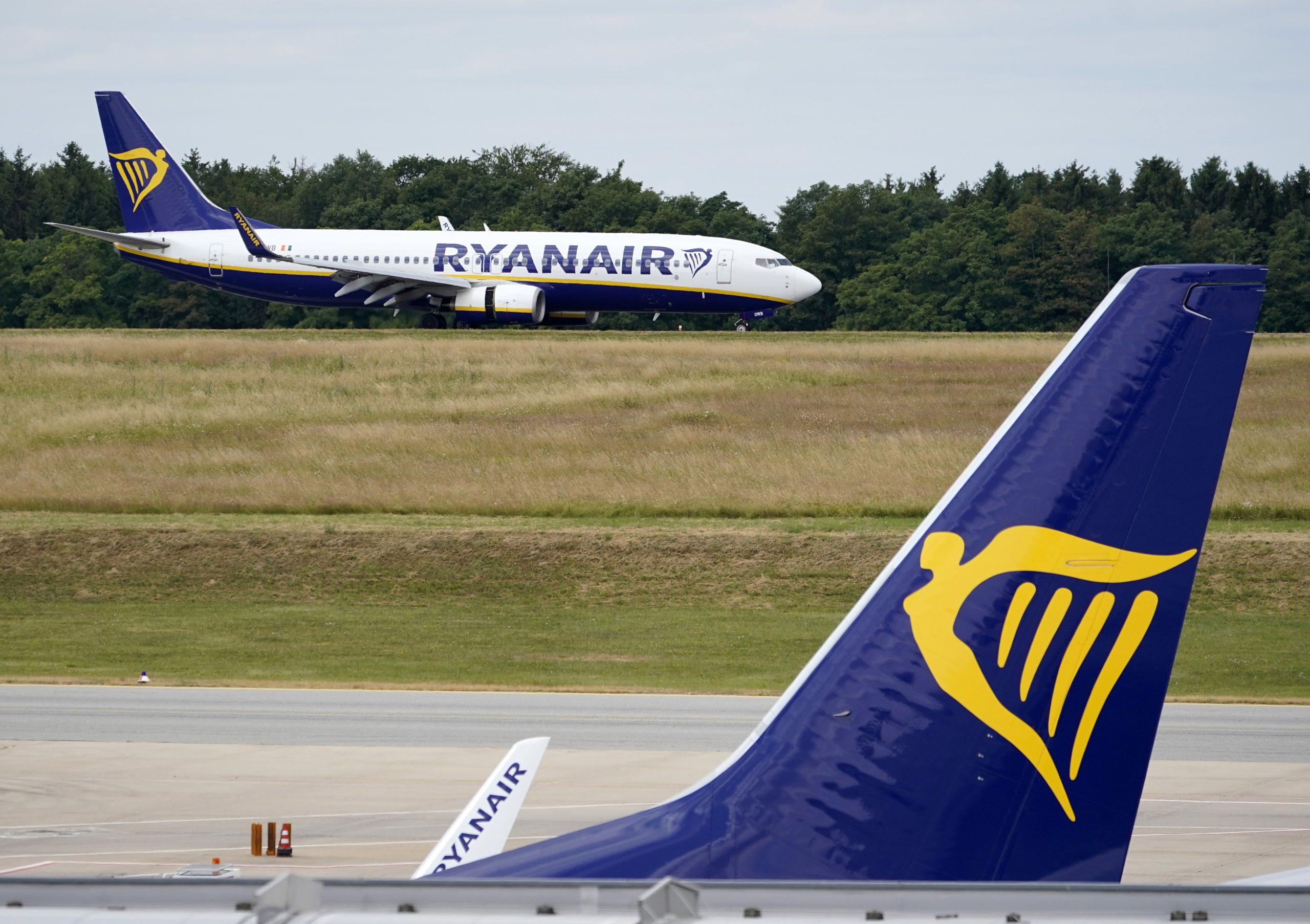 Infrações detetadas em greves da Ryanair em 2018 deram origem a três participações crime