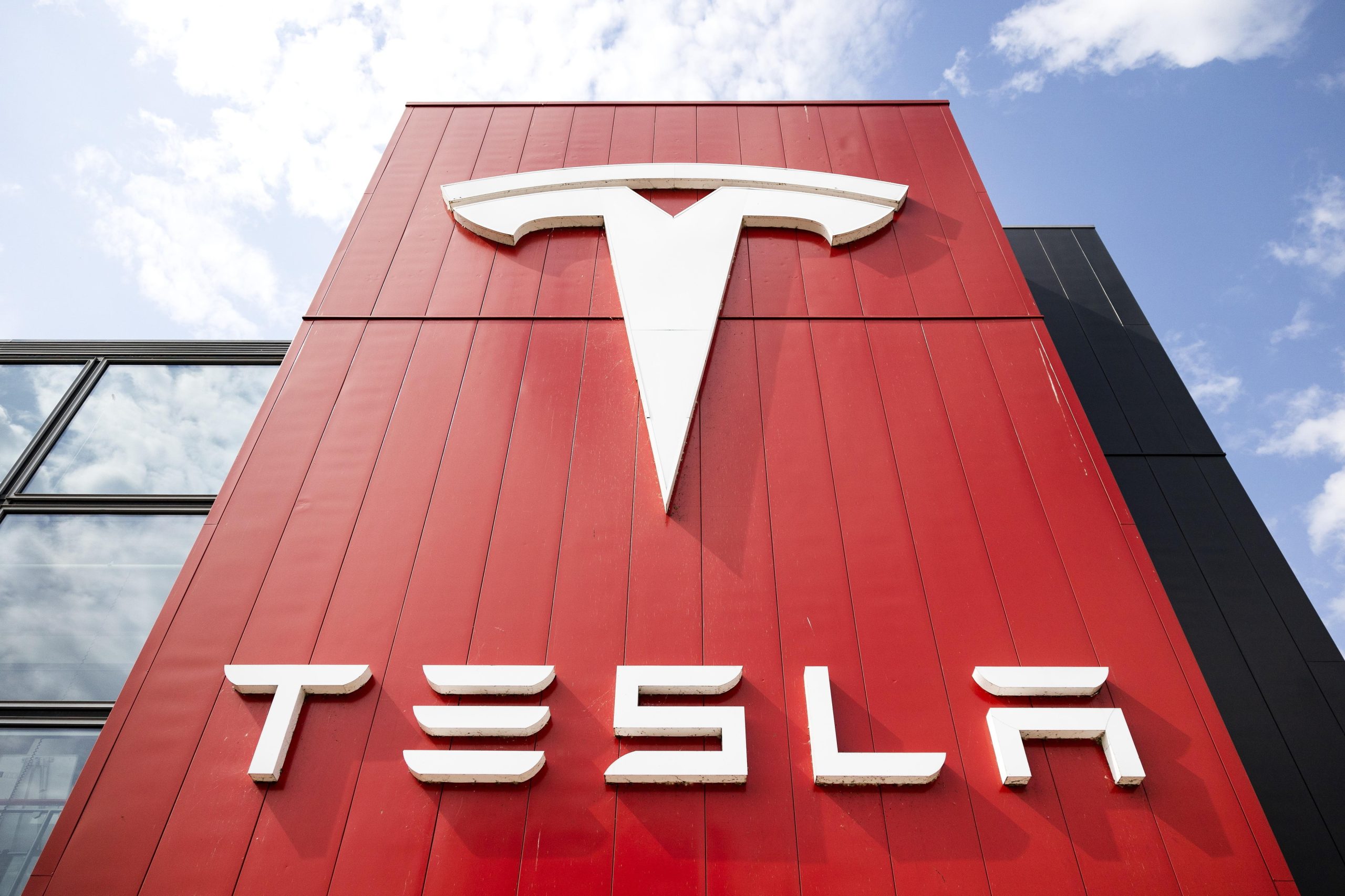 Vendas da Tesla sofrem nova queda na Europa em novembro, ampliando ano difícil para a marca
