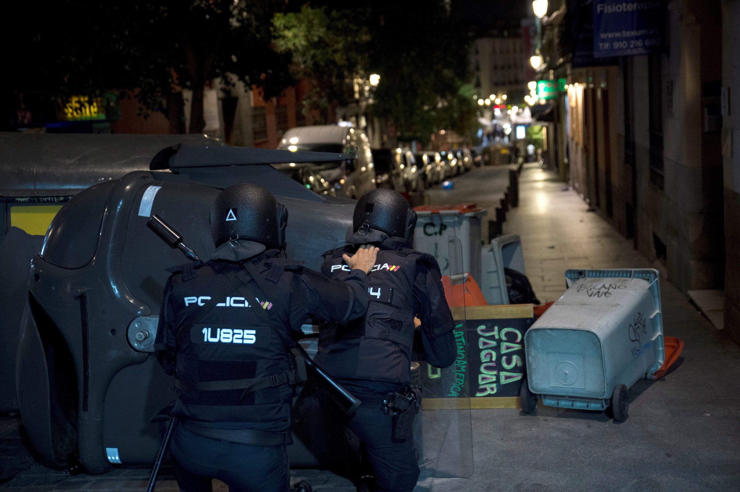 Catalunha: Carga policial contra manifestantes que cortaram avenida em Madrid