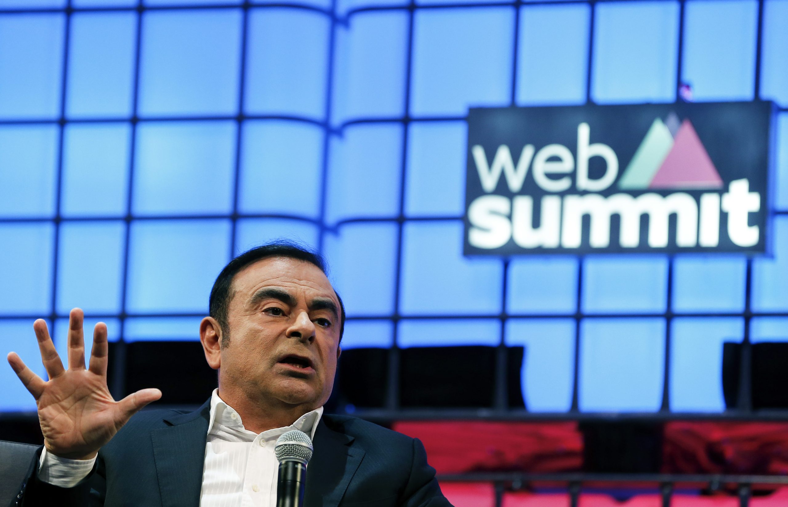Carros serão “um espaço móvel de conectividade”, diz presidente da Renault-Nissan