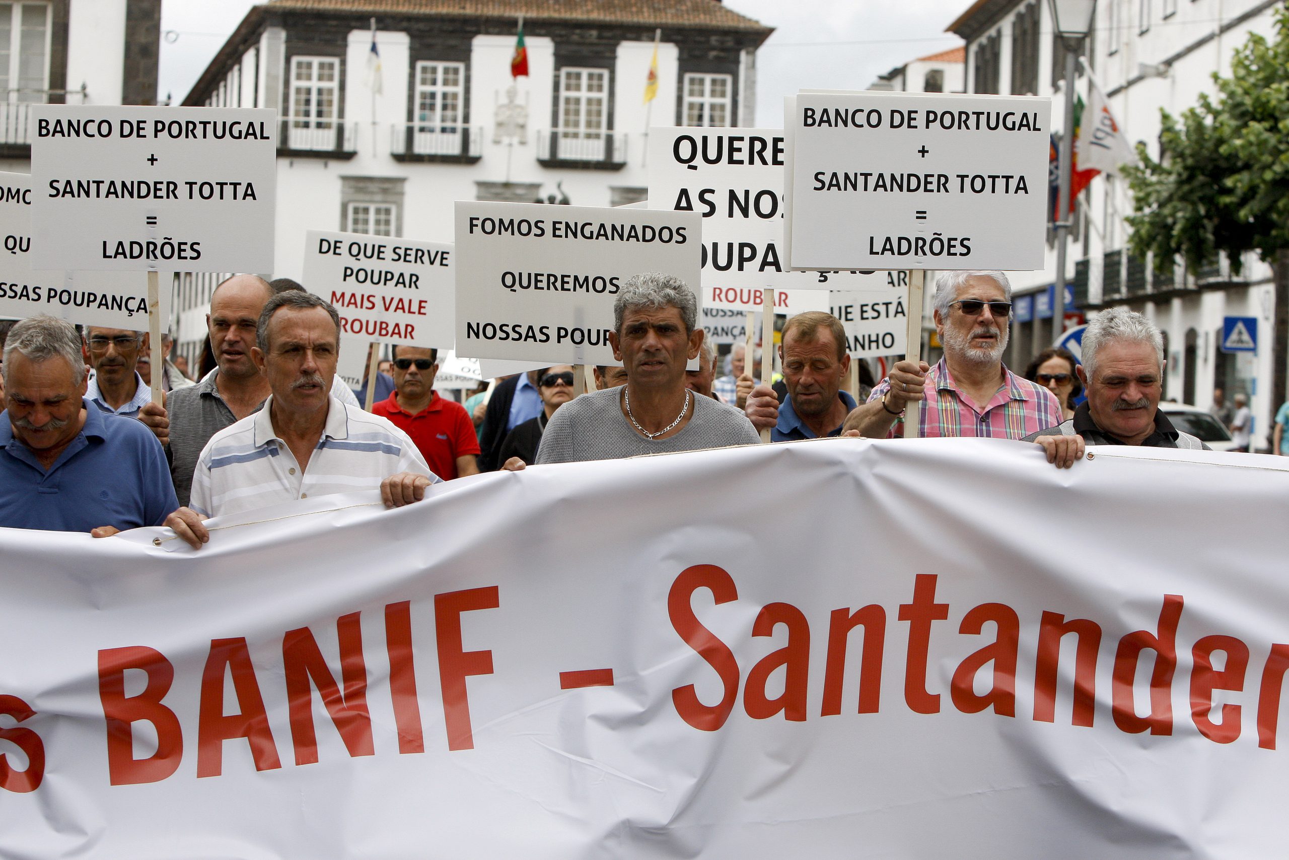 Lesados do Banif admitem ações contra BdP por falta de auditoria à resolução do banco