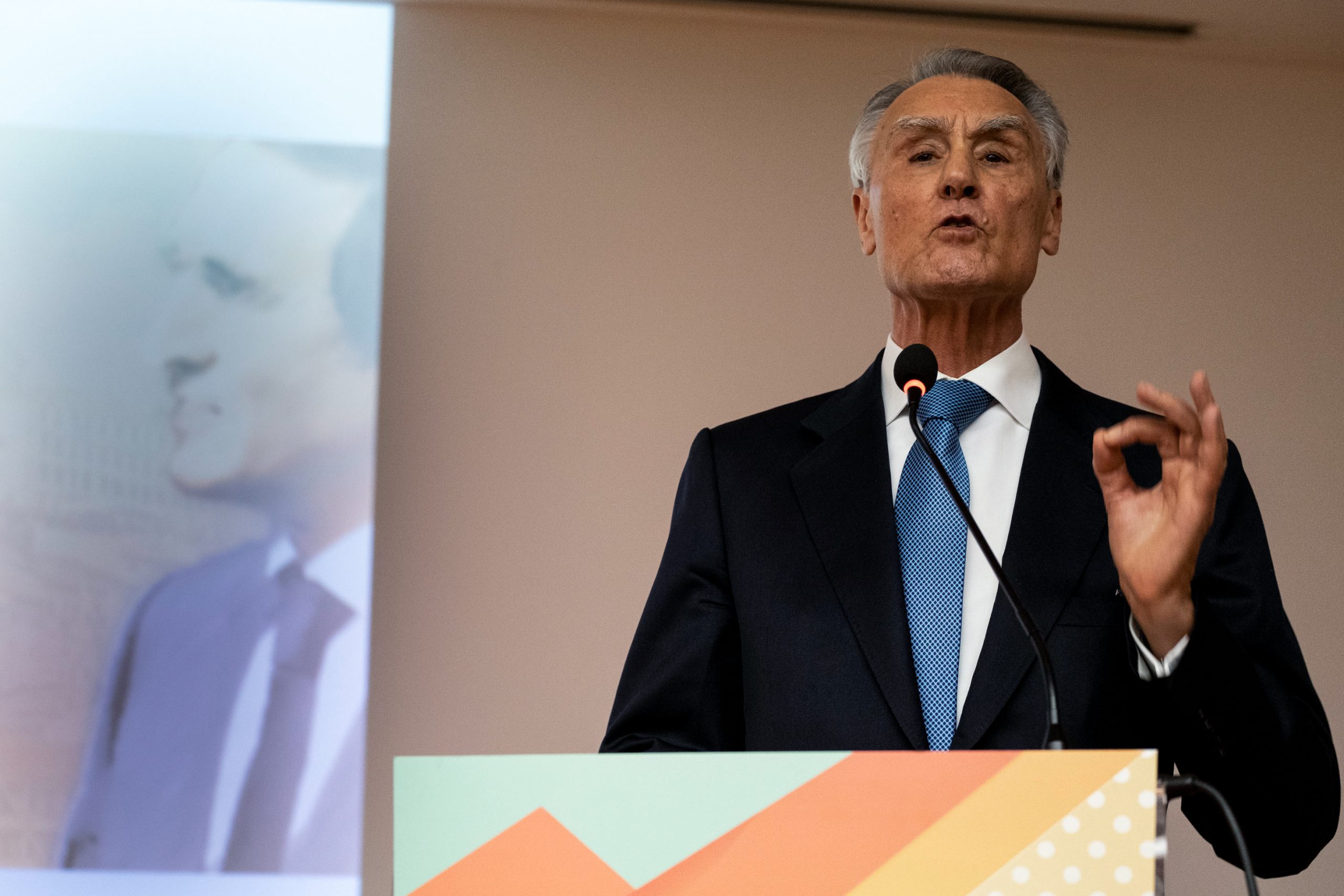 Cavaco Silva triste com resultado do PSD apela à mobilização para “reconstruir unidade”