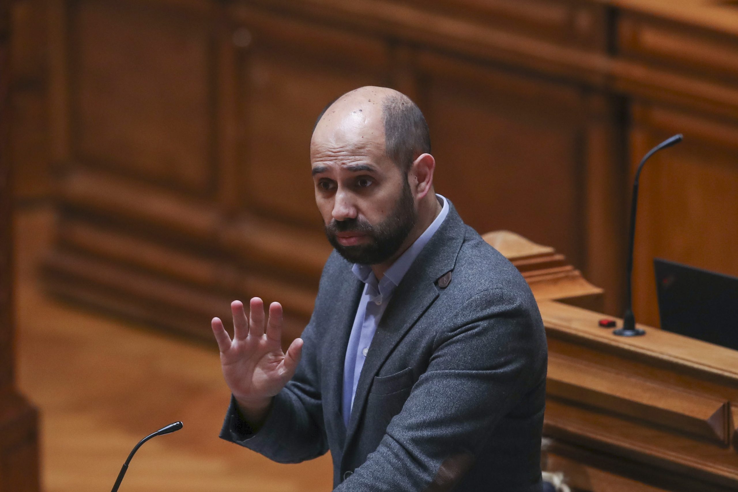 Estado da Nação: BE critica Governo por “empurrar com a barriga” soluções para “problemas estruturais do país”