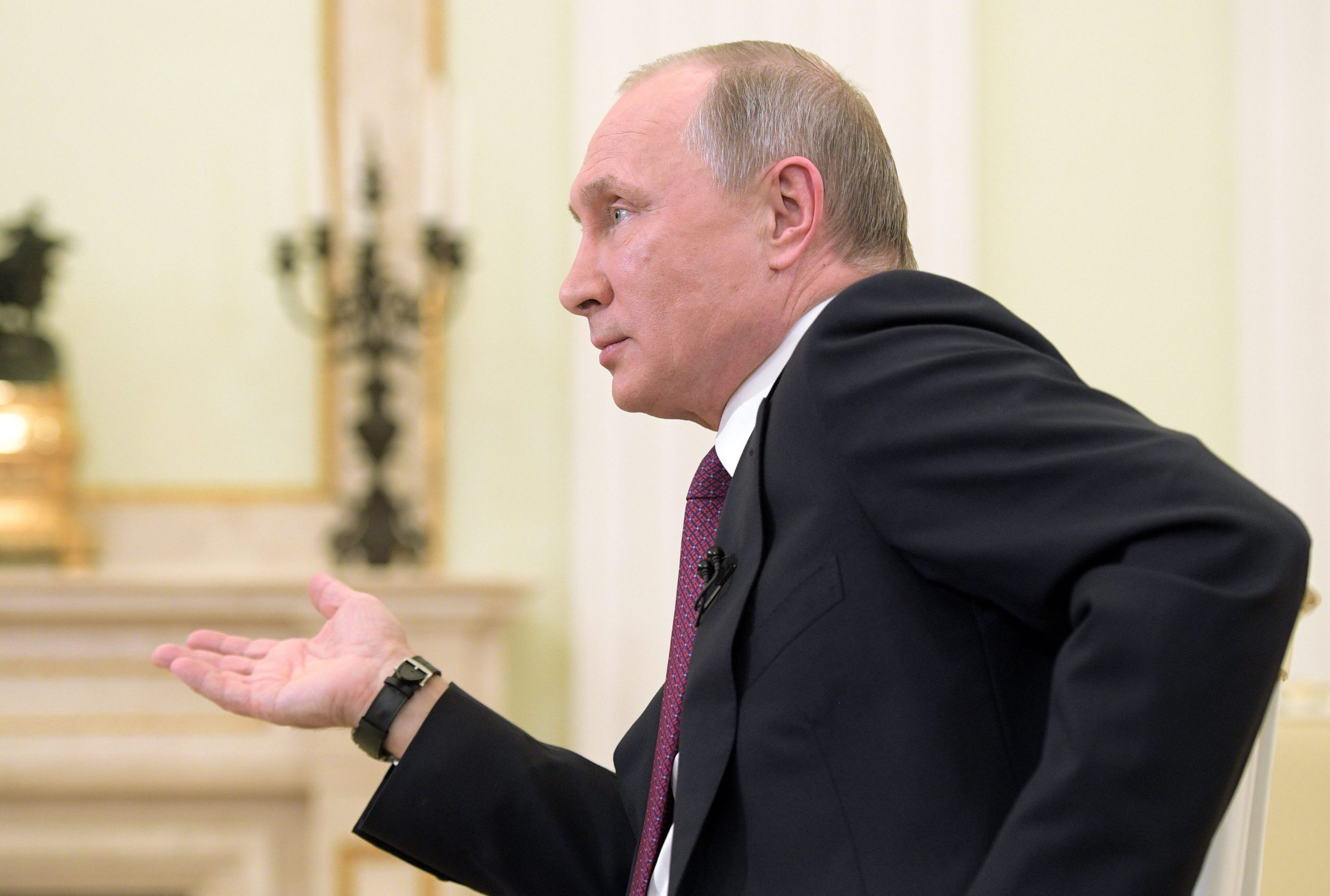 Putin diz a Merkel que fornecimento de gás pode estar ameaçado pela Ucrânia