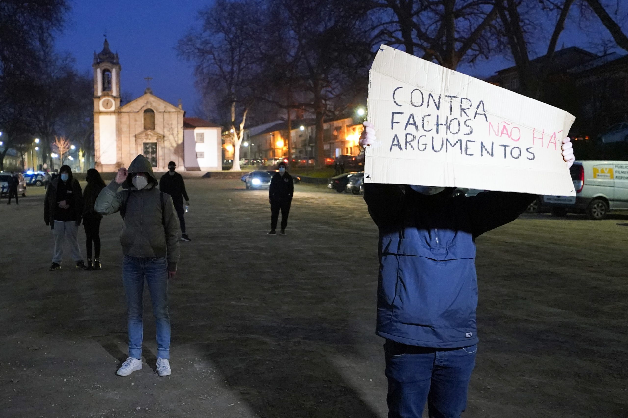 Guimarães foi campo de batalha verbal entre “Venturistas” e “antifas”