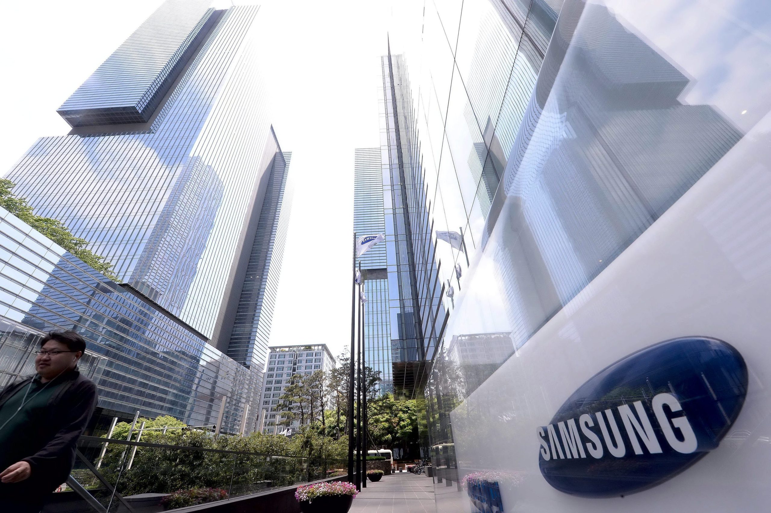 Morreu Lee Kun-hee, presidente da Samsung. Tinha 78 anos