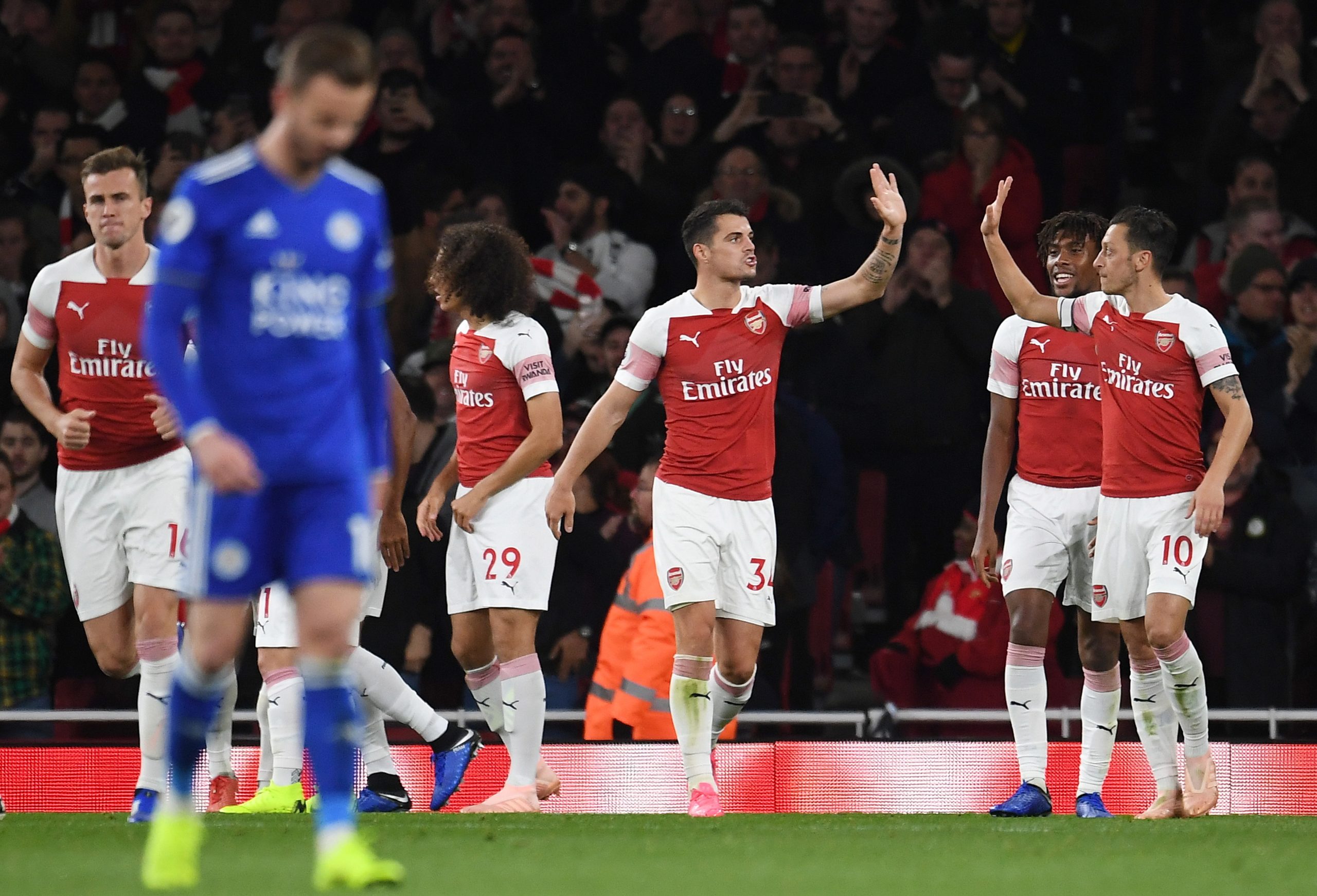 Arsenal vence Leicester com exibição convincente antes de defrontar o Sporting