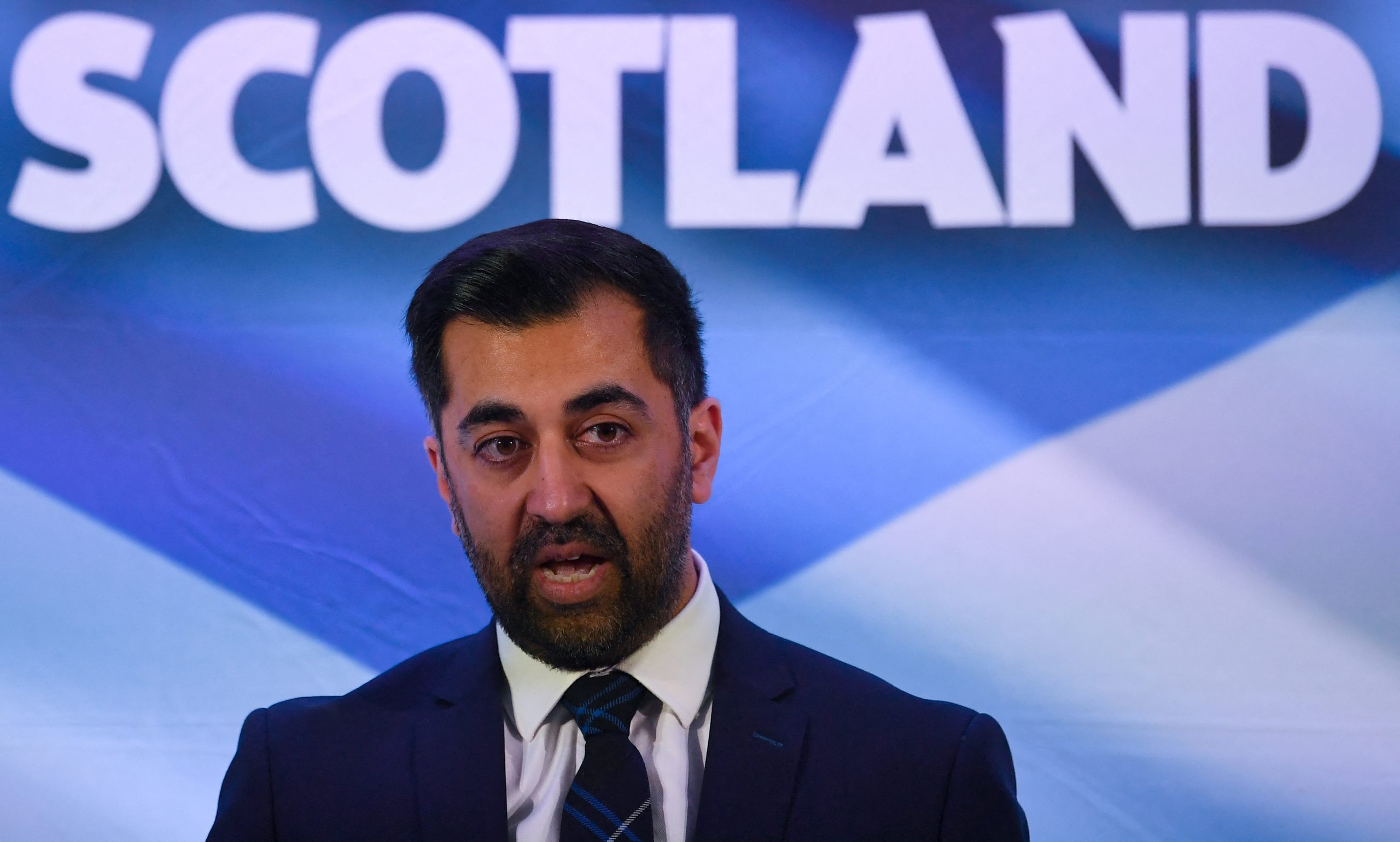 Escócia: Humza Yousaf vai ser o novo primeiro-ministro e torna-se no primeiro líder escocês de uma minoria étnica