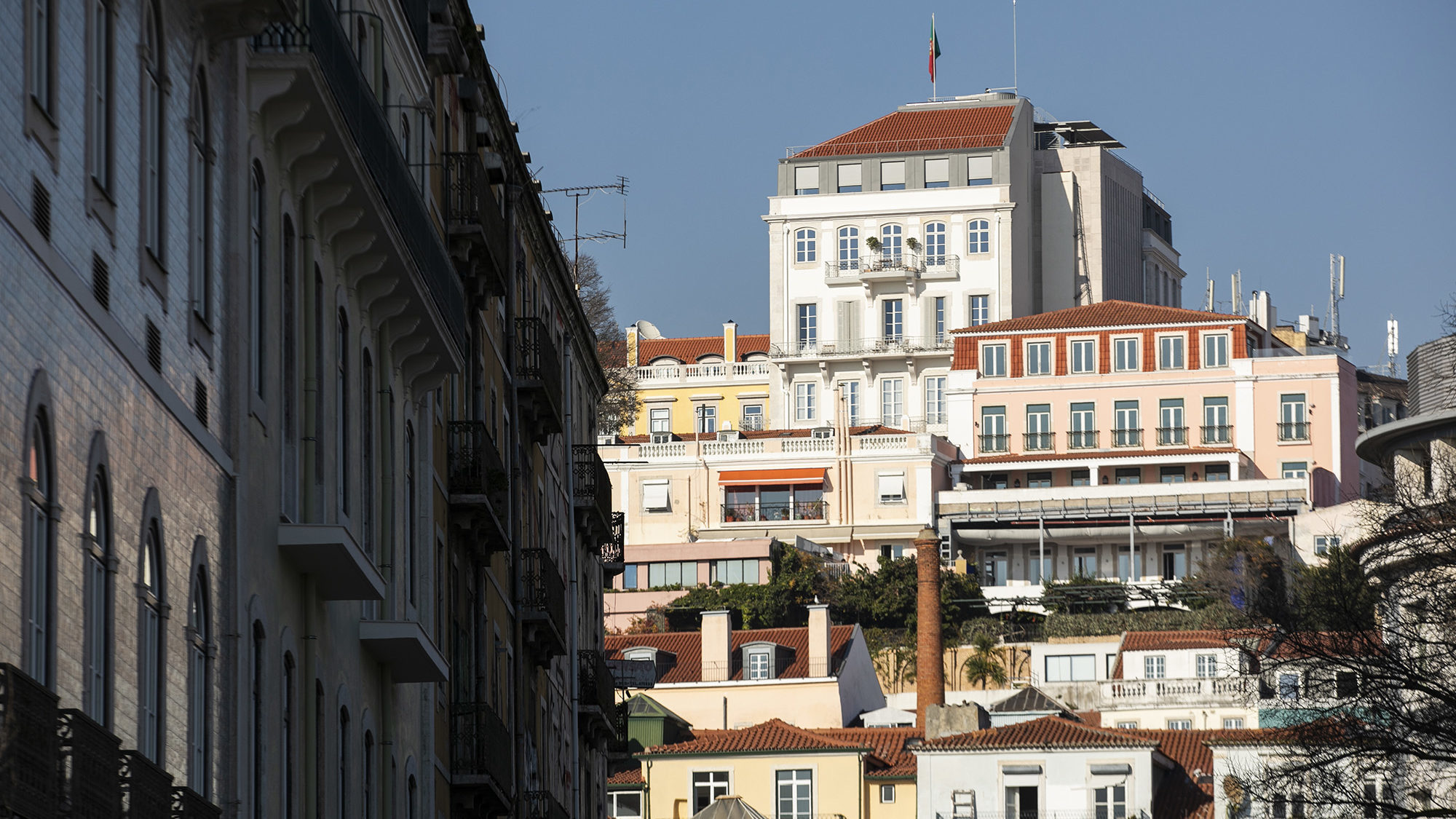 Parlamento agenda audições para aprovar Lei de Bases da Habitação “até ao 25 de abril”
