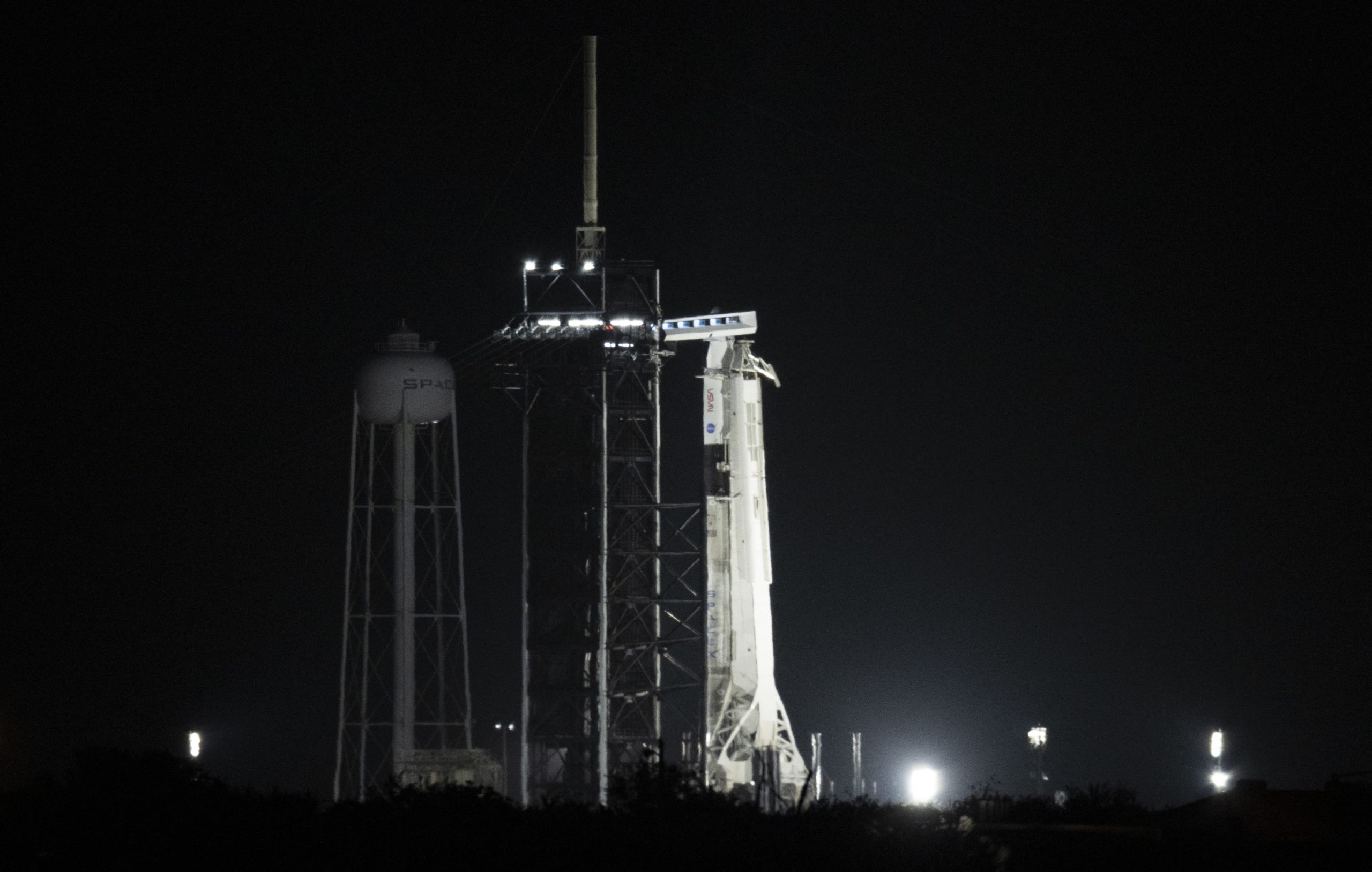 SpaceX envia quatro astronautas à Estação Espacial Internacional. Veja aqui as imagens.