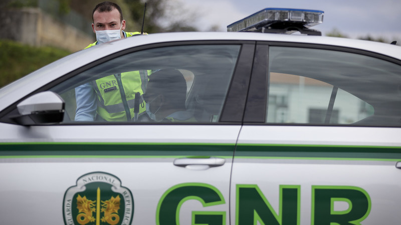 Acidente com cinco viaturas e quatro feridos perto de Vila Real devido a gelo na A24