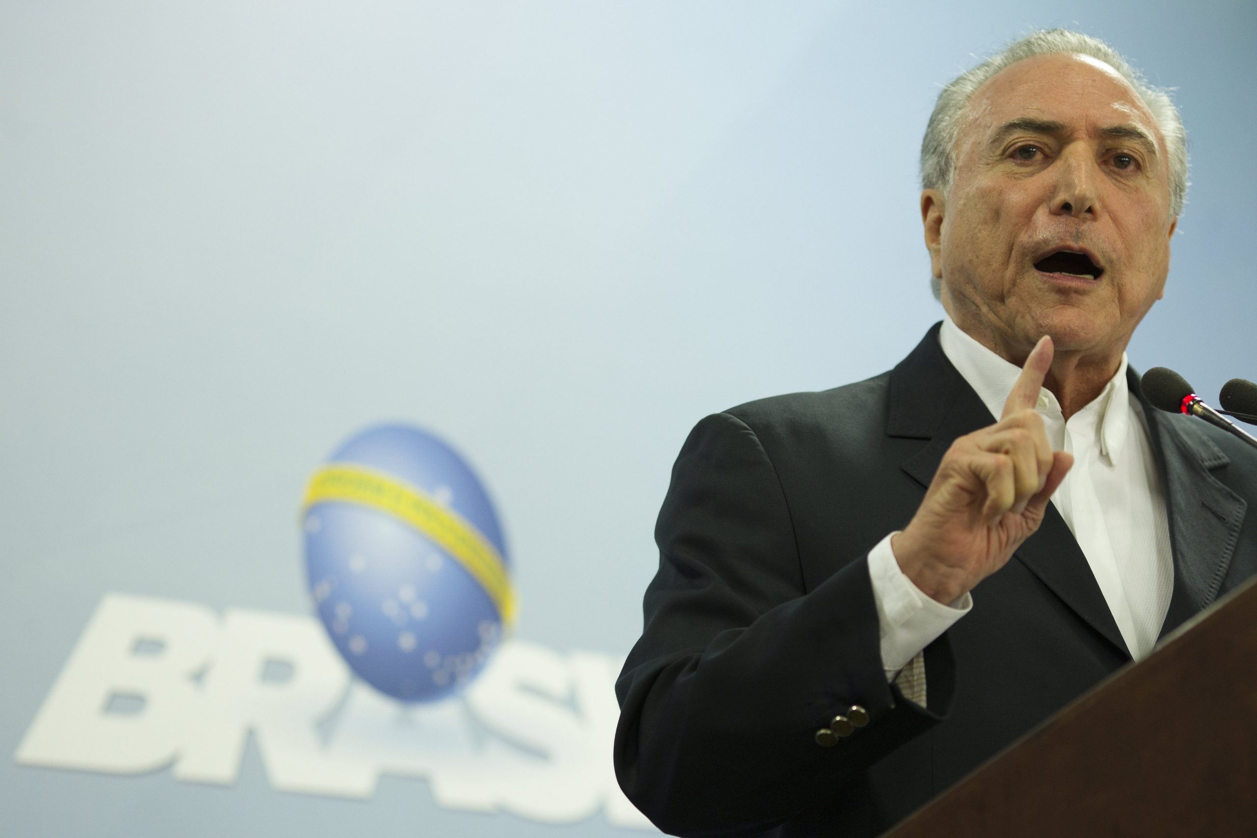 Militares chamados a acalmar tumultos em Brasília
