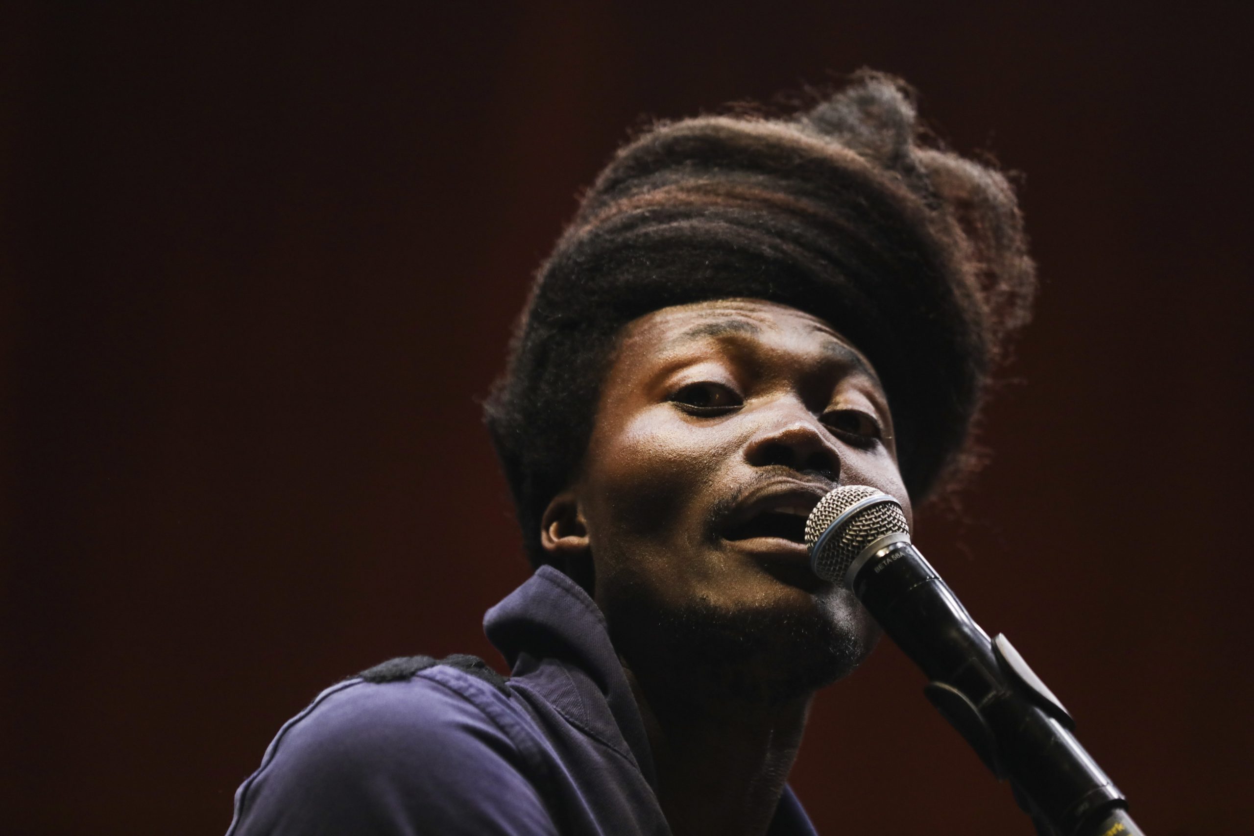 Benjamin Clementine regressa a Portugal em julho para festival SBSR