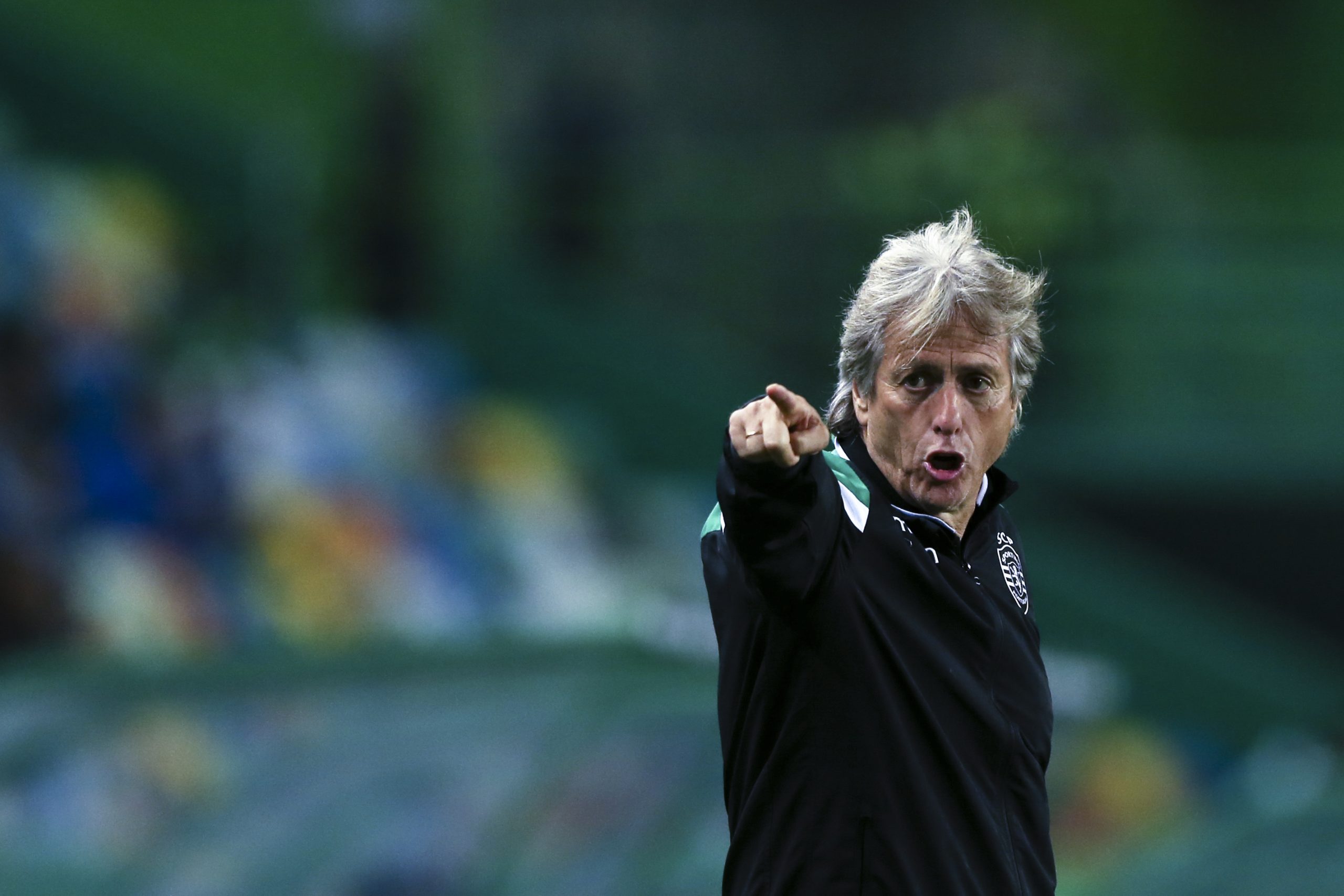 Jesus defende proibição de sintéticos, mas fala num Sporting a “gosto” em Oleiros