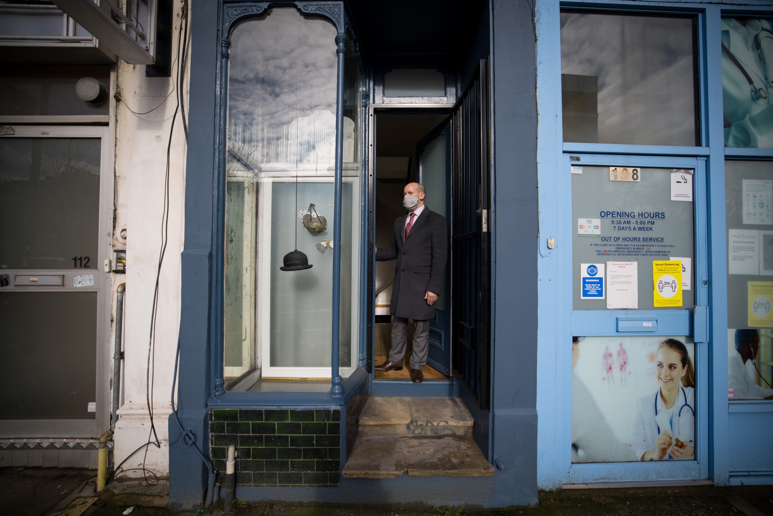 Casa mais estreita de Londres tem apenas 1,70 m de largura — e está à venda por 1,1 milhões de euros