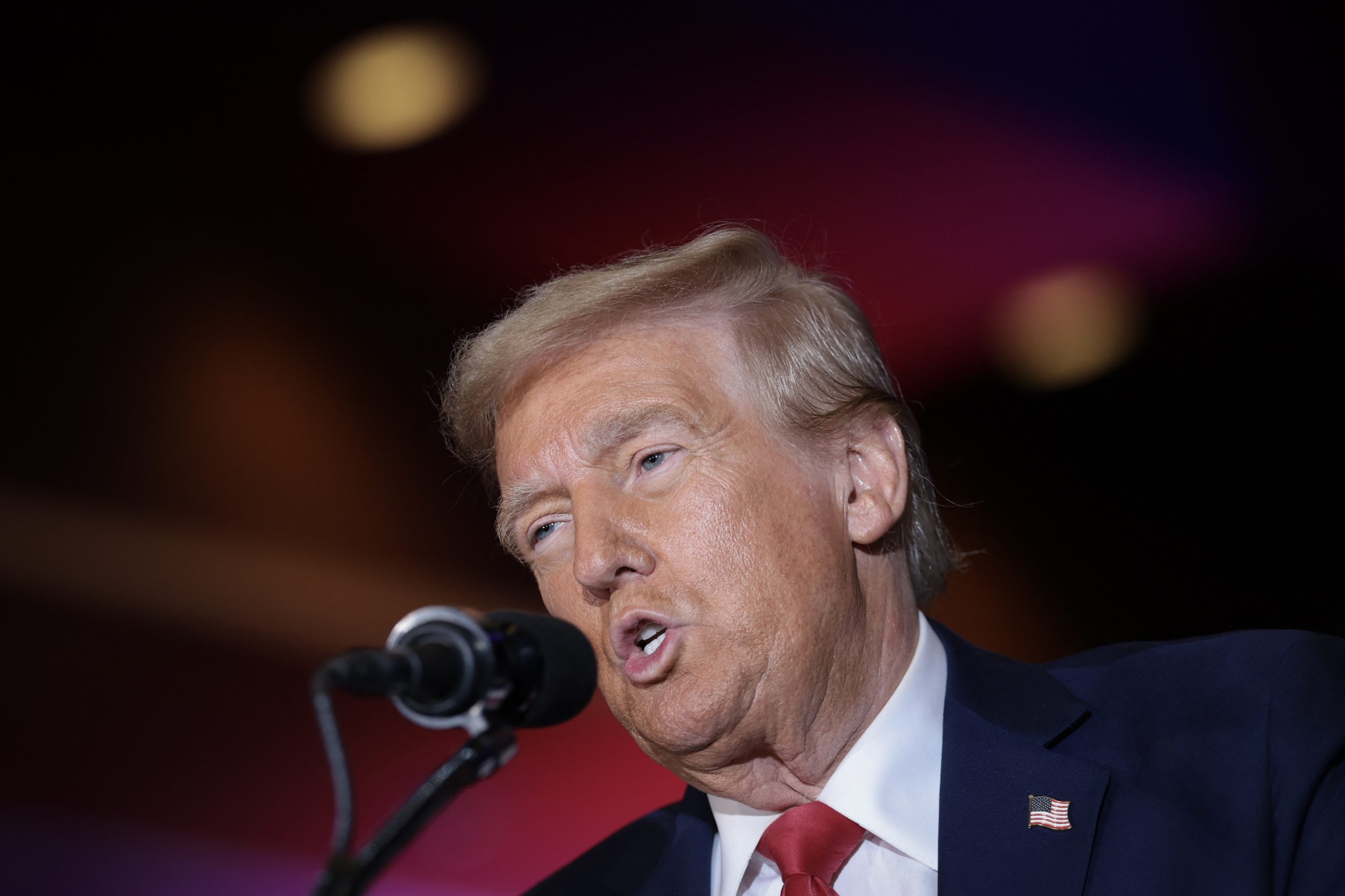 Estrelas porno pedem aos homens que votem contra Donald Trump