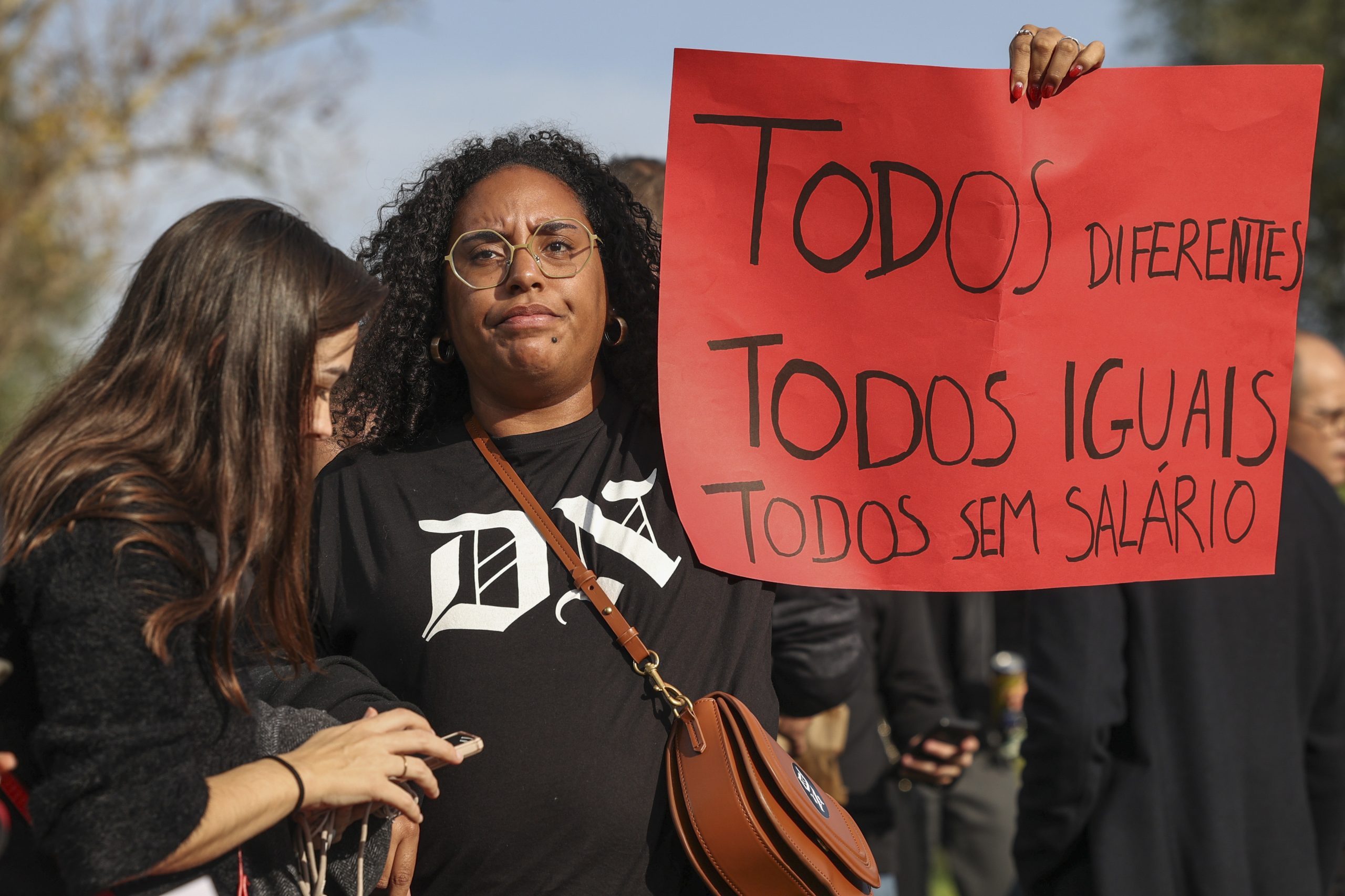 Trabalhadores do DN suspendem greve por período de 5 dias