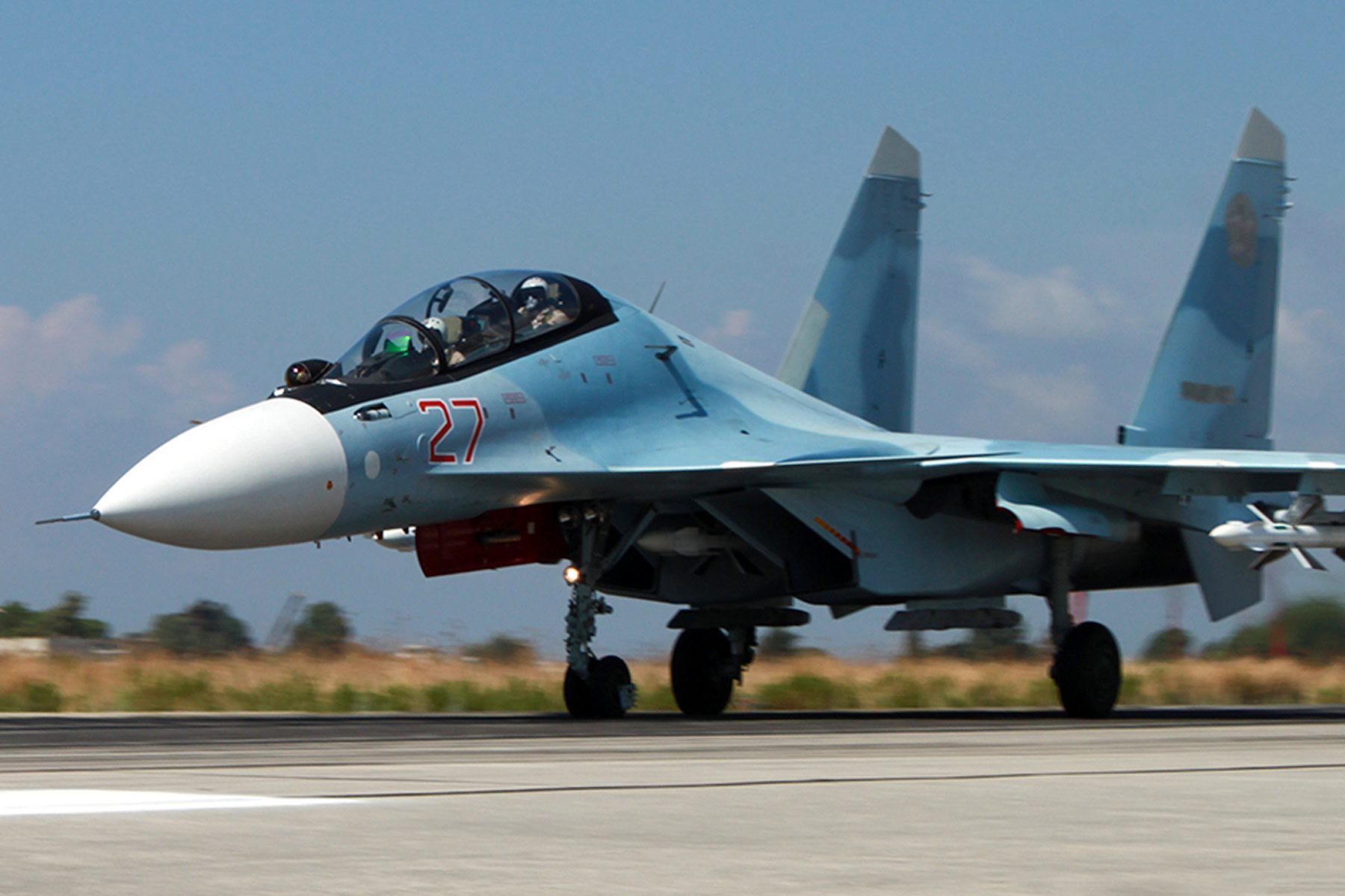 Rússia efetua exercícios militares aéreos nas zonas de fronteira com a Ucrânia