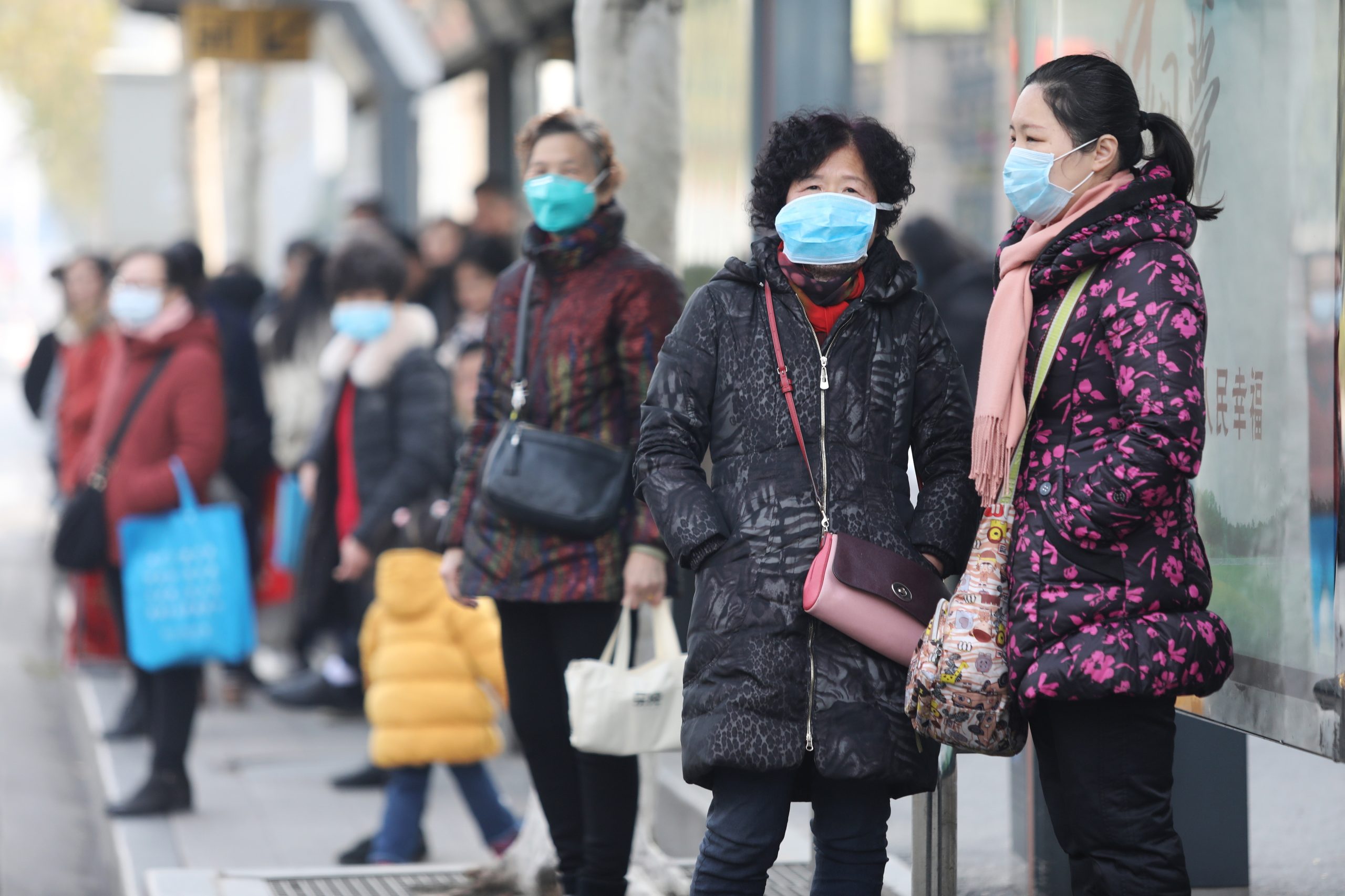 Pneumonia viral: Autoridades chinesas recomendam que se evite multidões face a propagação de novo vírus