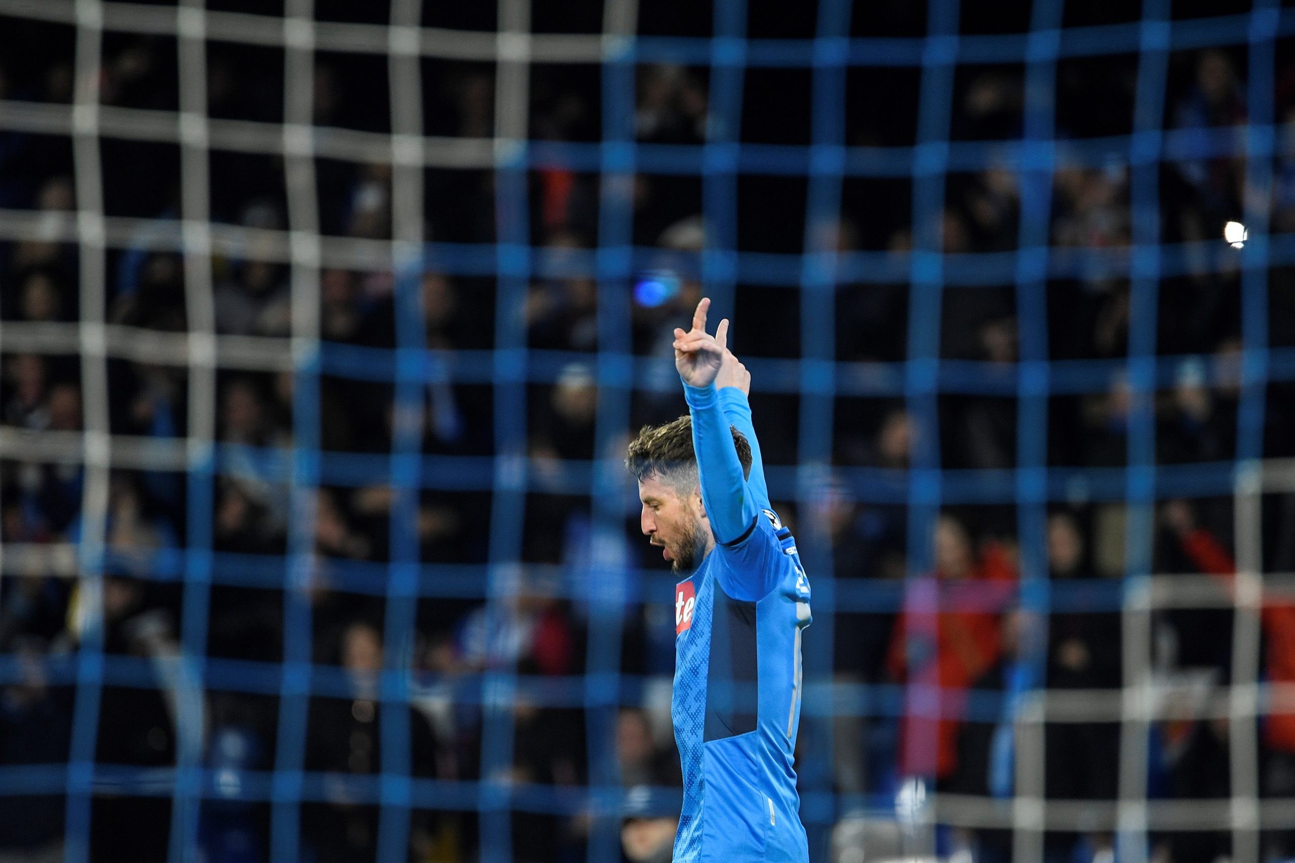 Na primeira vez de Messi em Nápoles, foi Mertens quem foi maior que Maradona