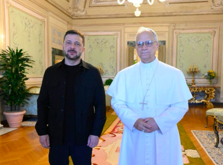 Papa Leão XIV recebe Zelensky em Castel Gandolfo