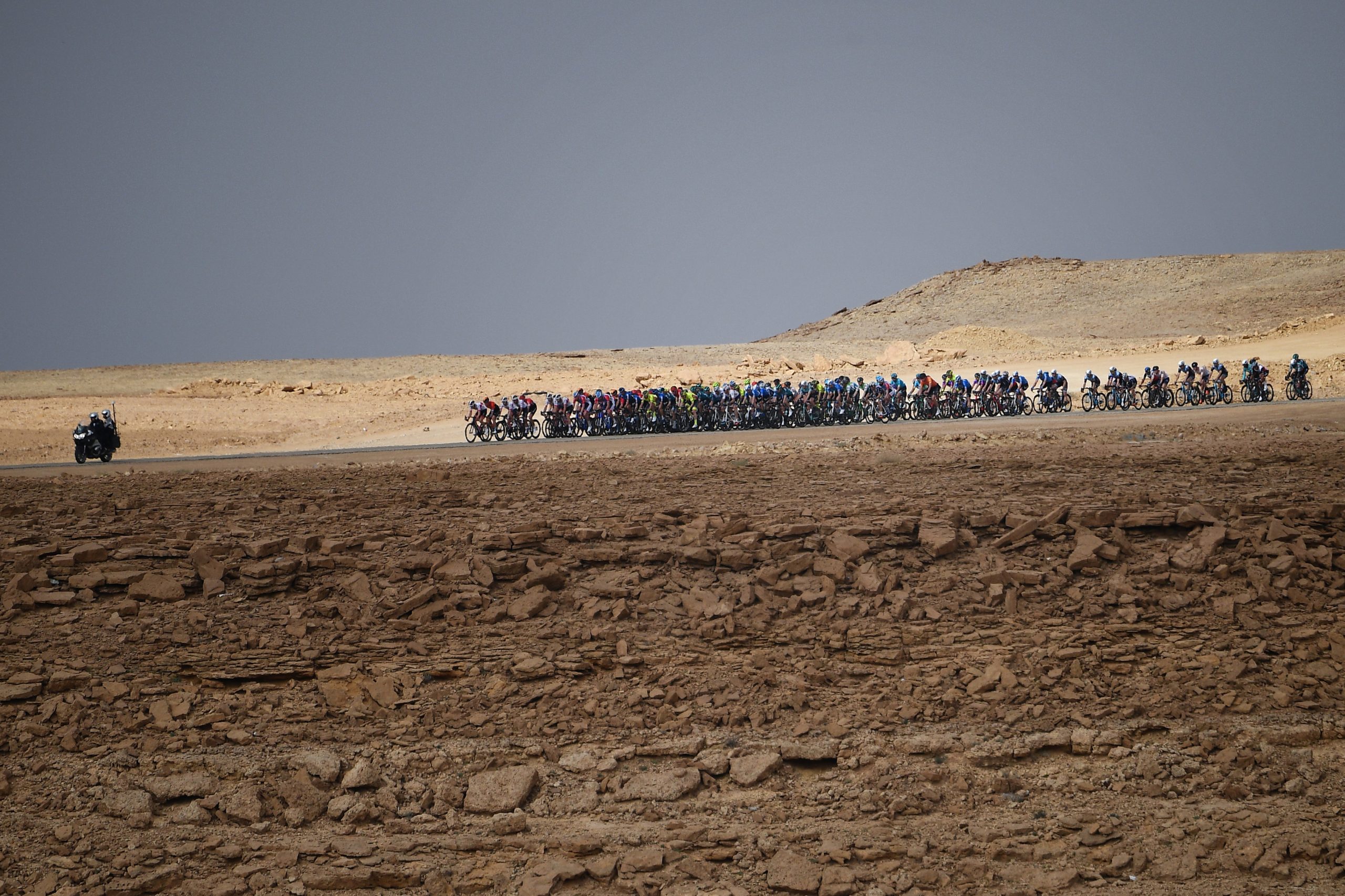 Covid-19: UCI confirma quarentena de três equipas nos Emirados