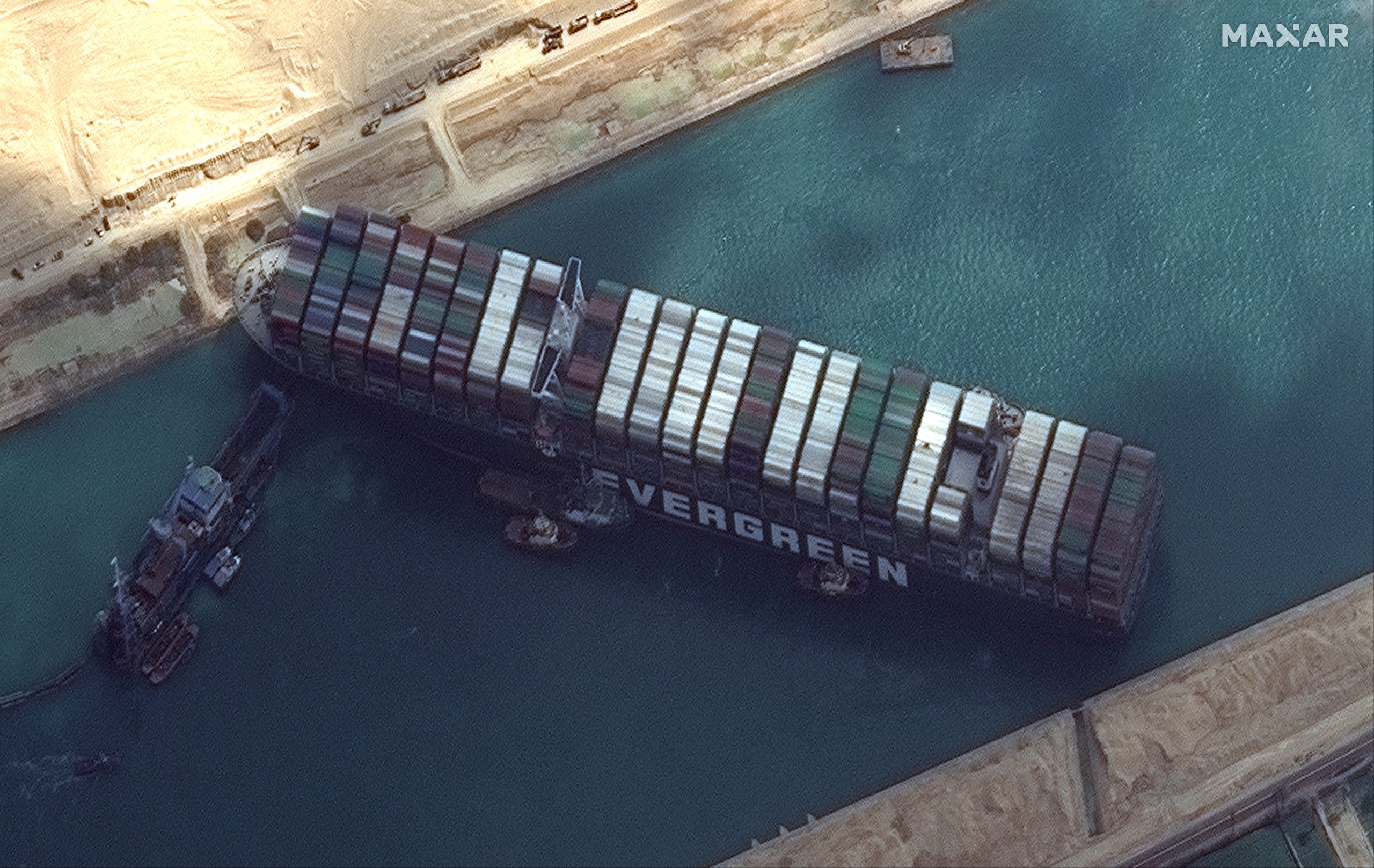 Canal do Suez: Egito quer indemnização superior a mil milhões de euros
