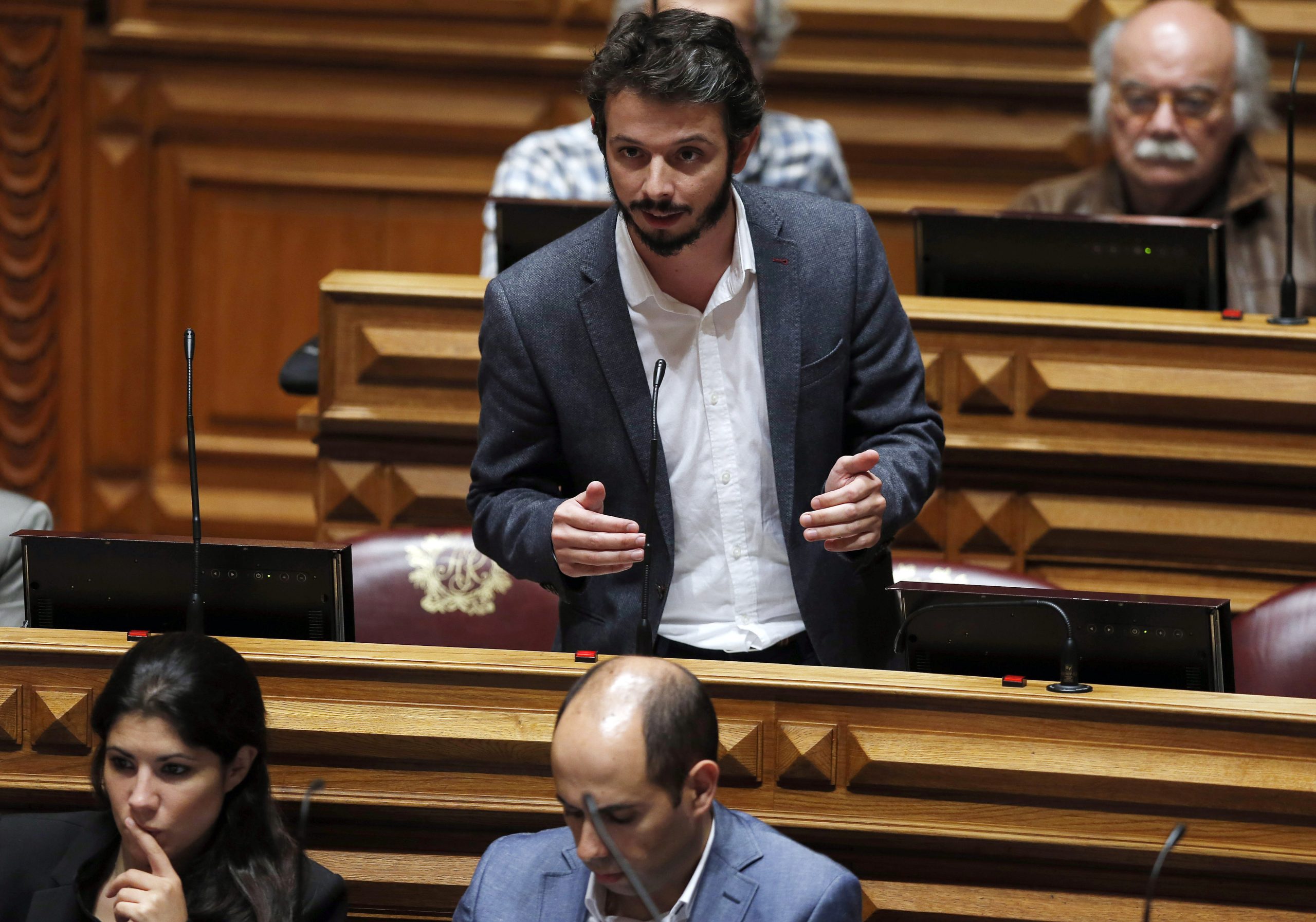 BE anuncia audição pública no parlamento sobre consumo de canábis em Portugal